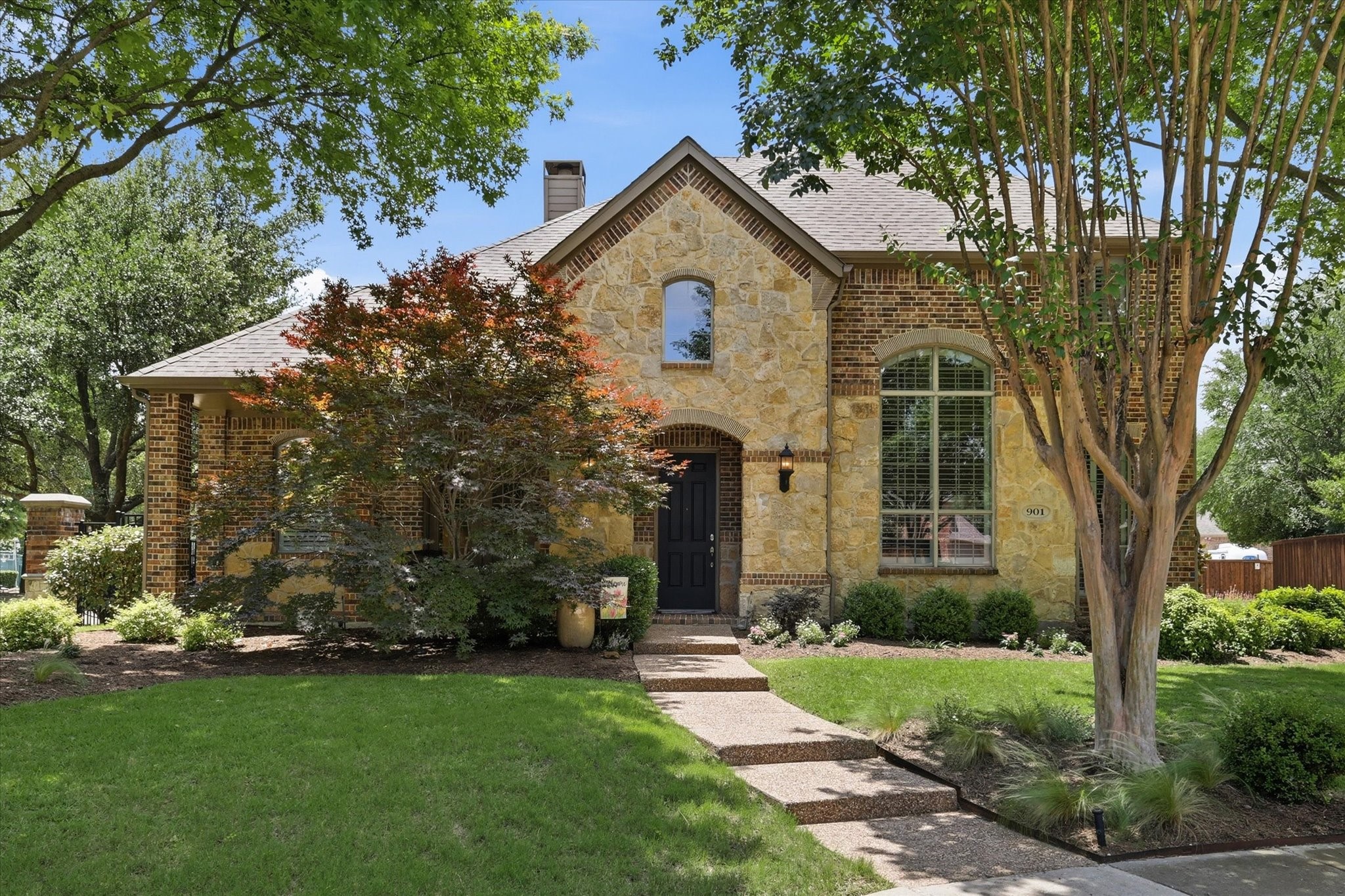 901 Foxworth Court