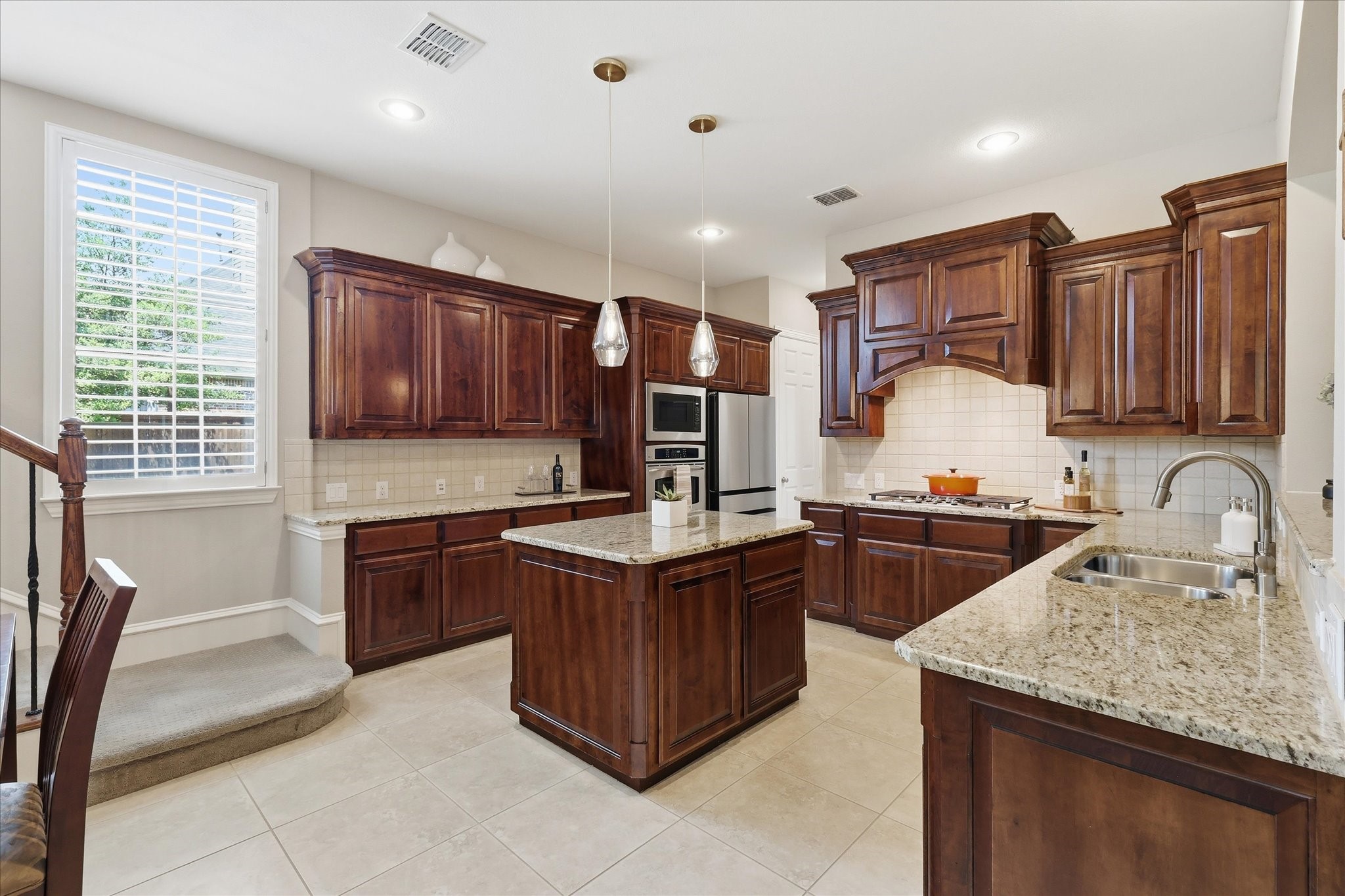 901 Foxworth Court