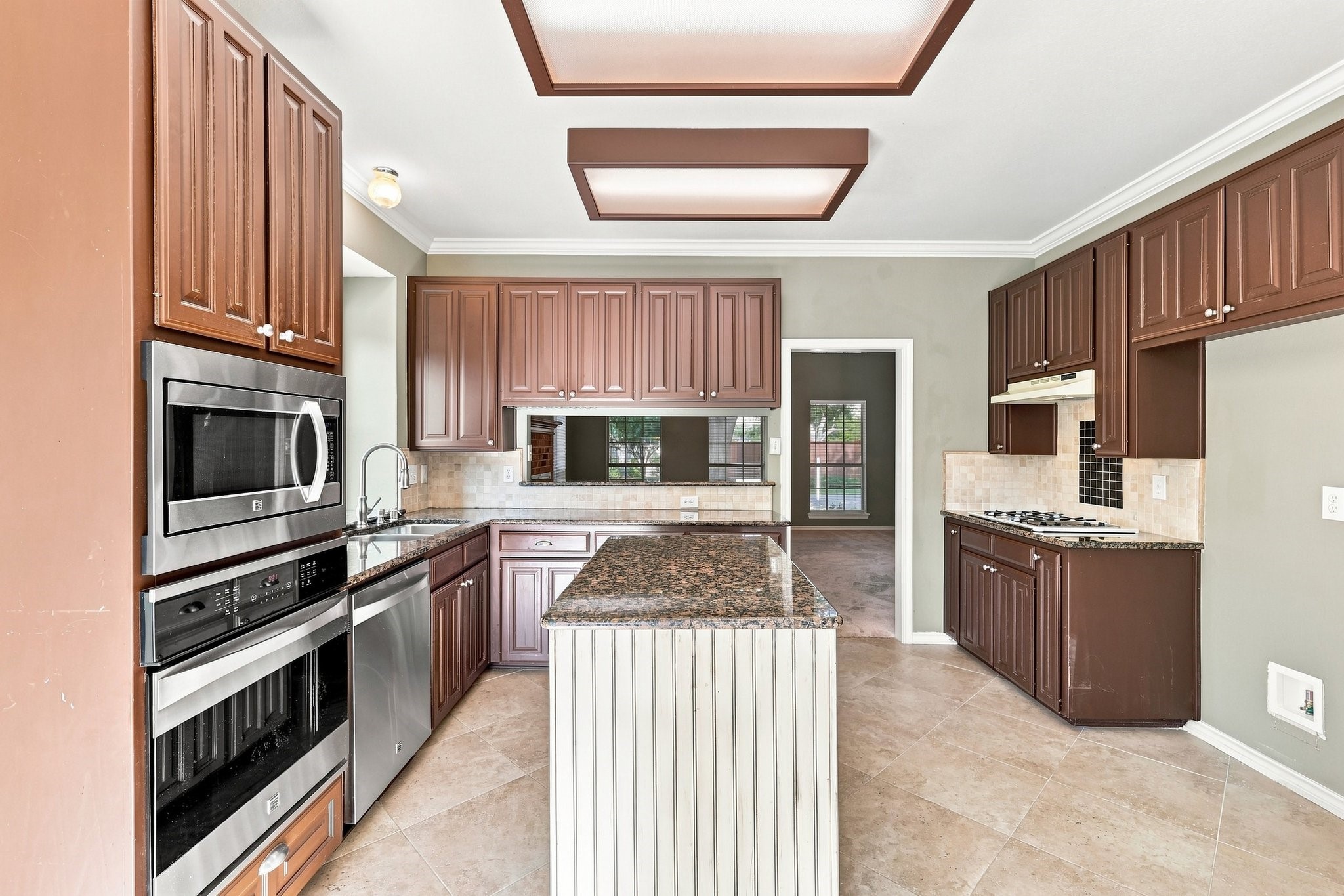2740 Summertree Drive