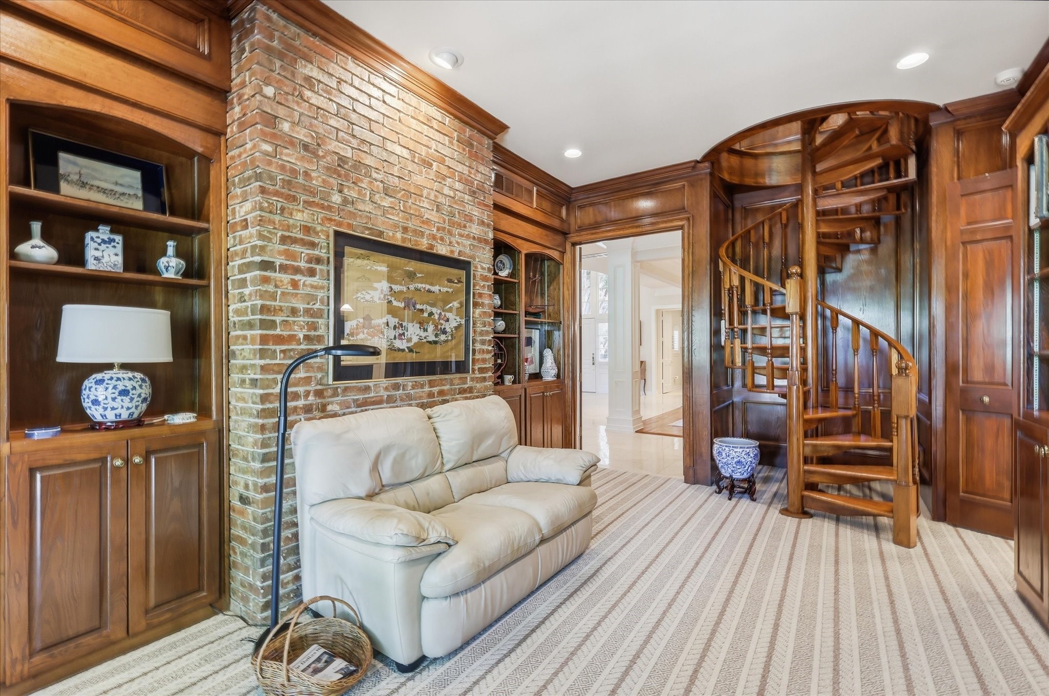 5909 Club Hill Place