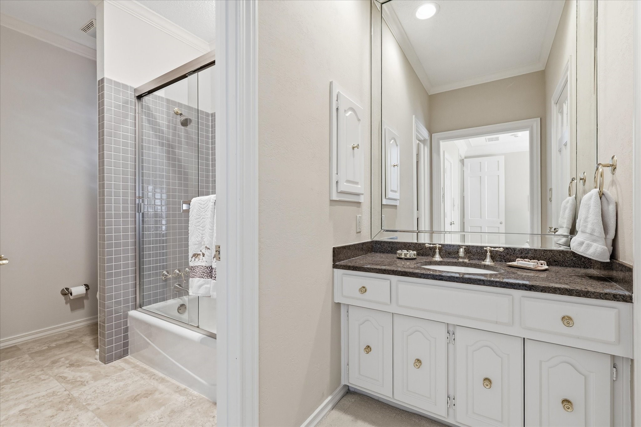 5909 Club Hill Place