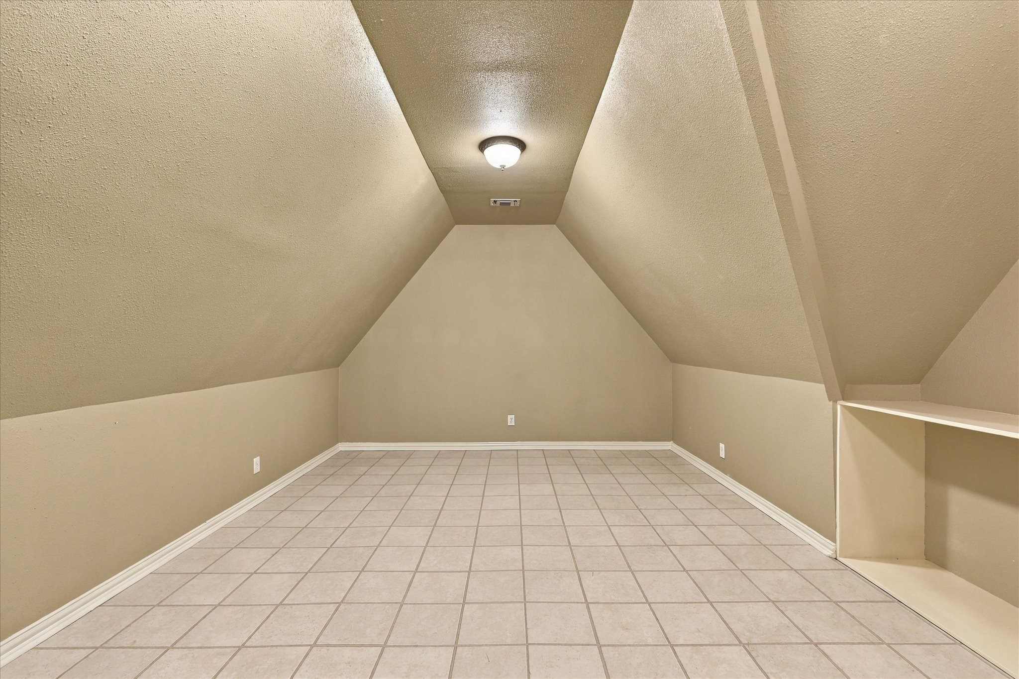 14762 Bedivere Court