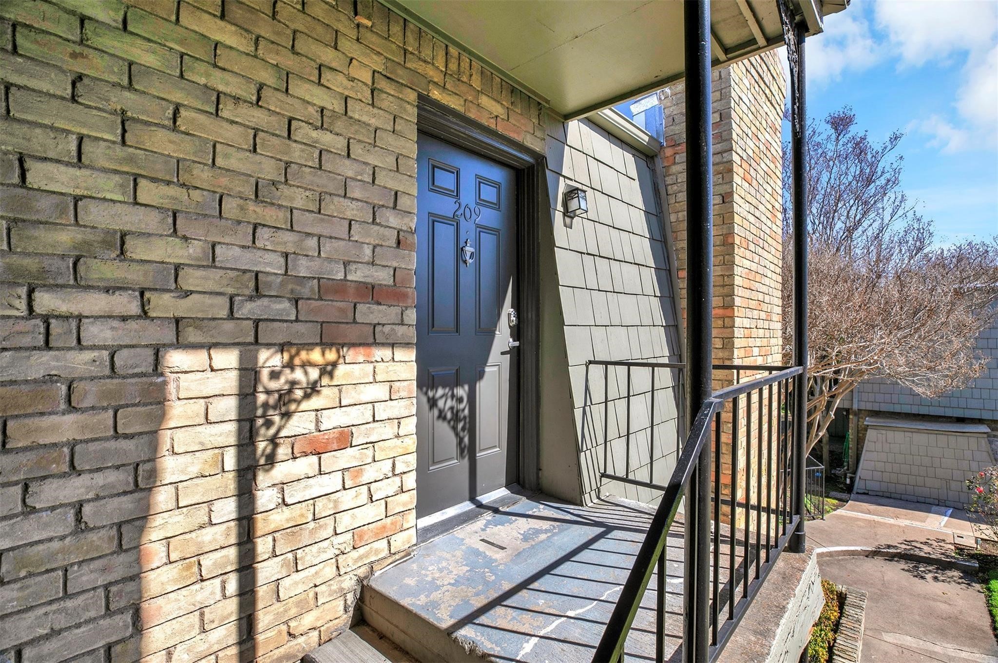 7705 Meadow Park Drive 209