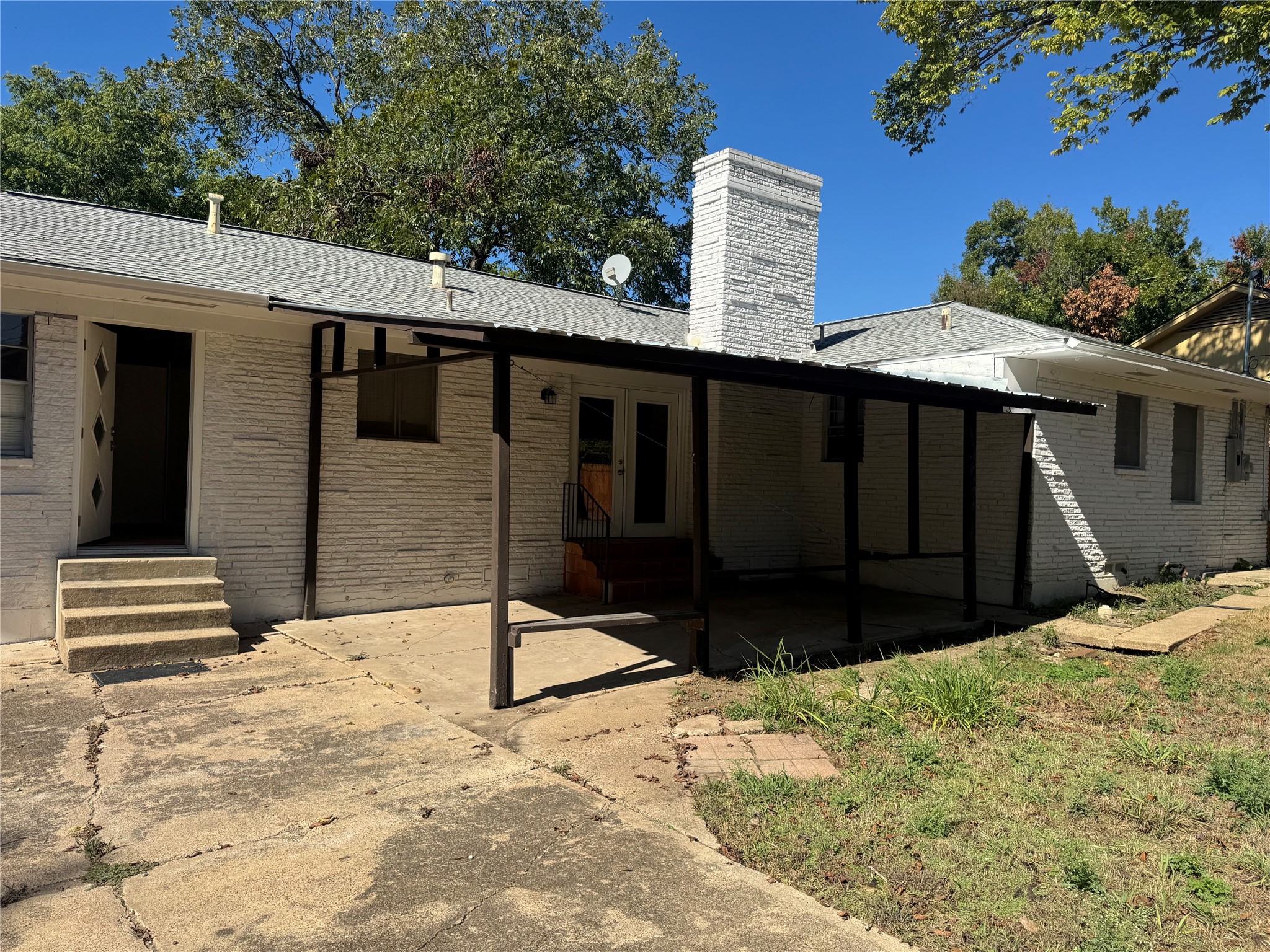 514 W Ridgewood Drive