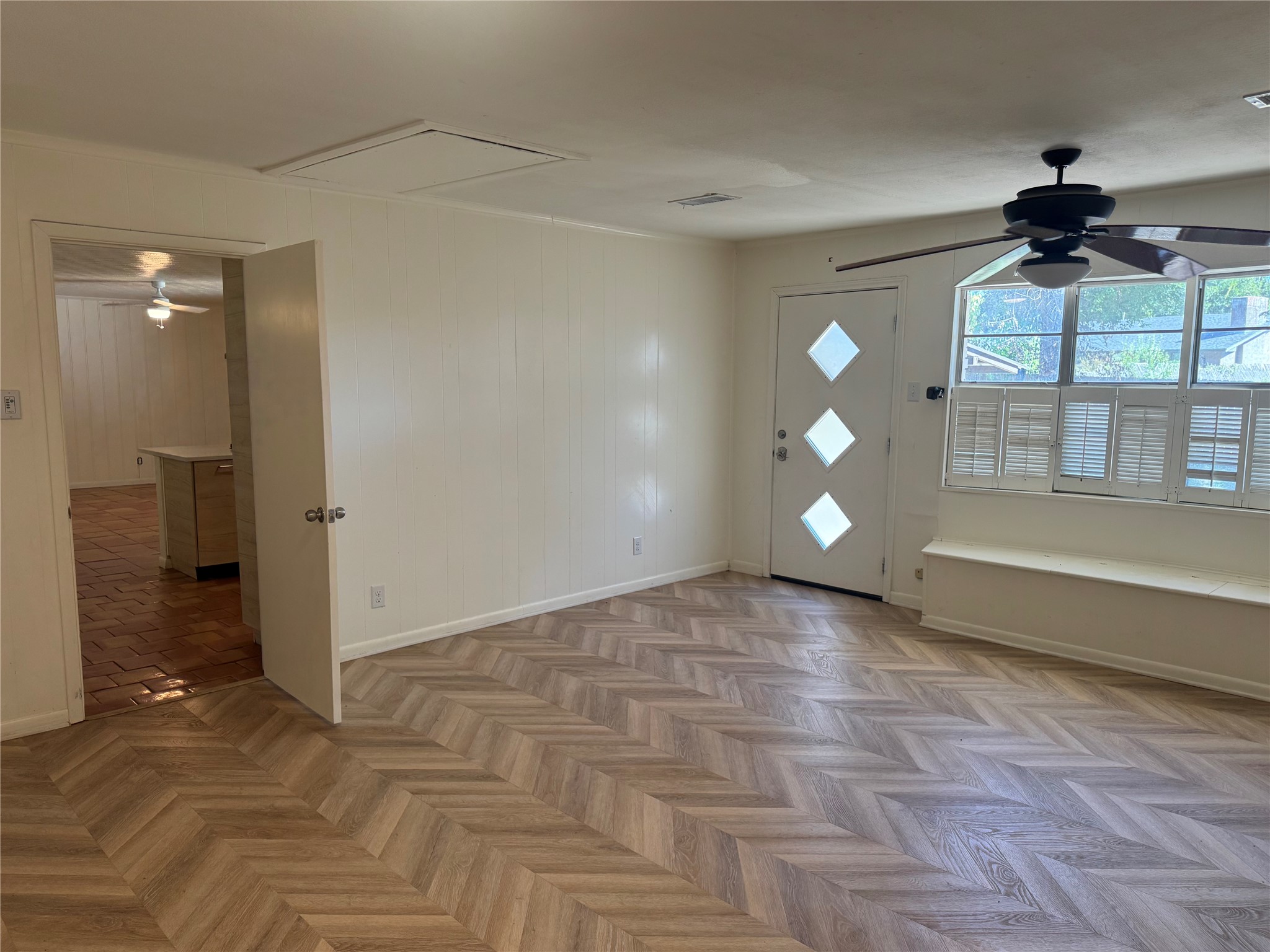 514 W Ridgewood Drive