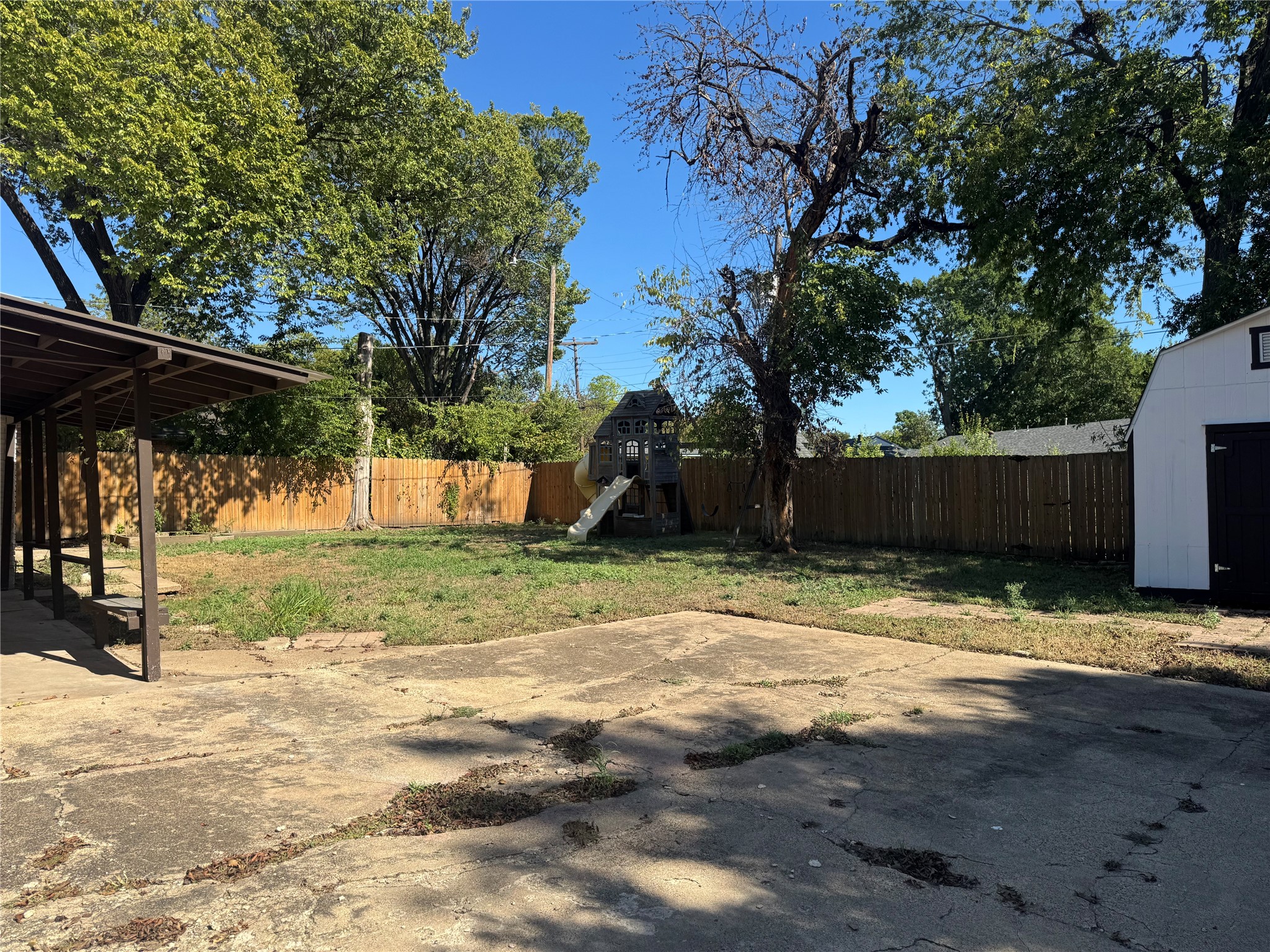 514 W Ridgewood Drive