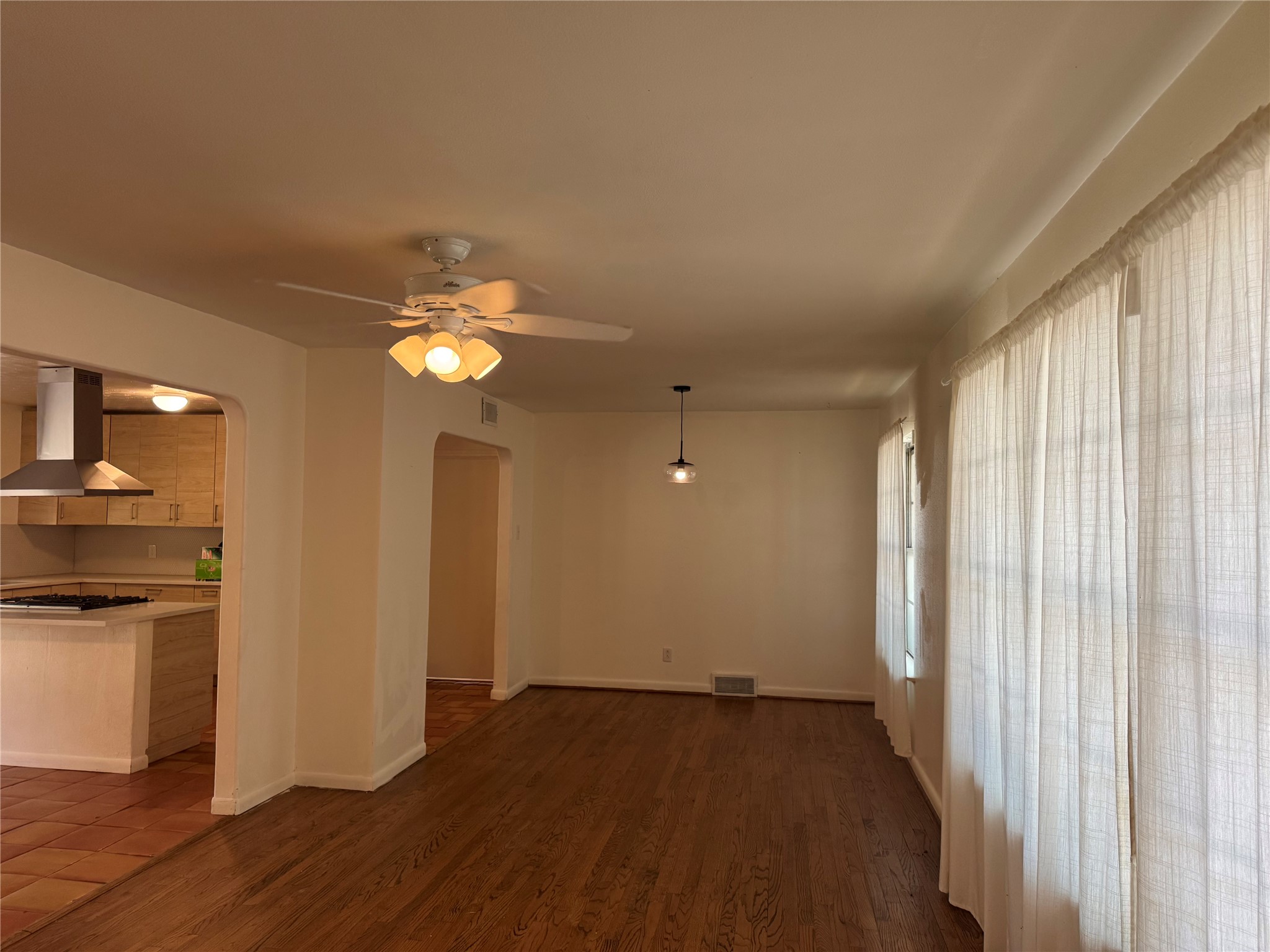 514 W Ridgewood Drive