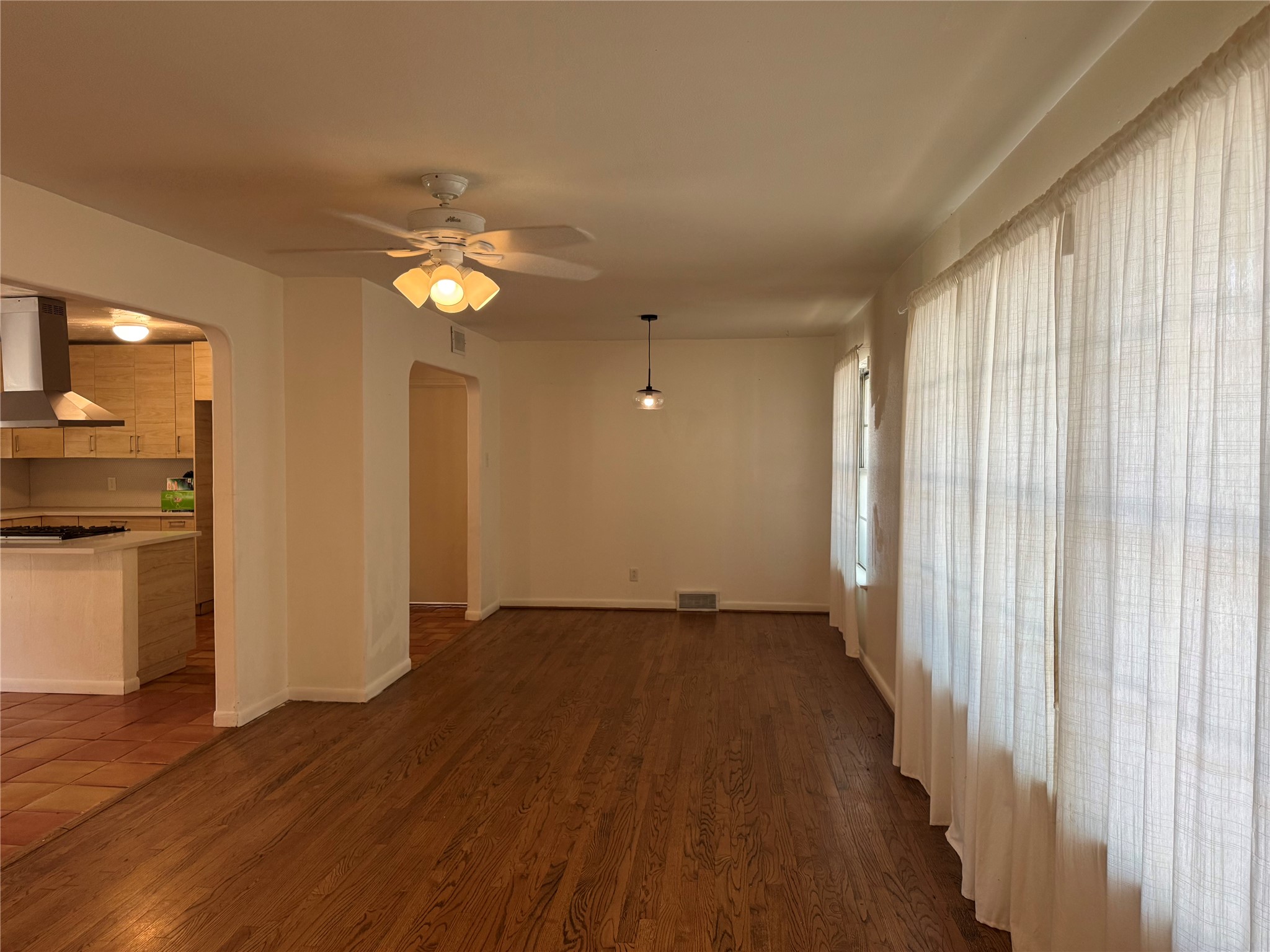 514 W Ridgewood Drive