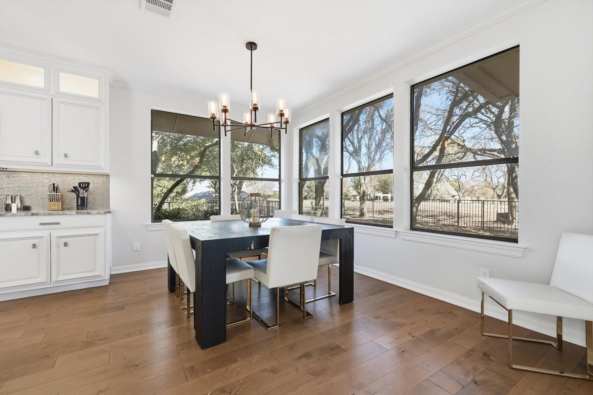 5806 Bent Trail