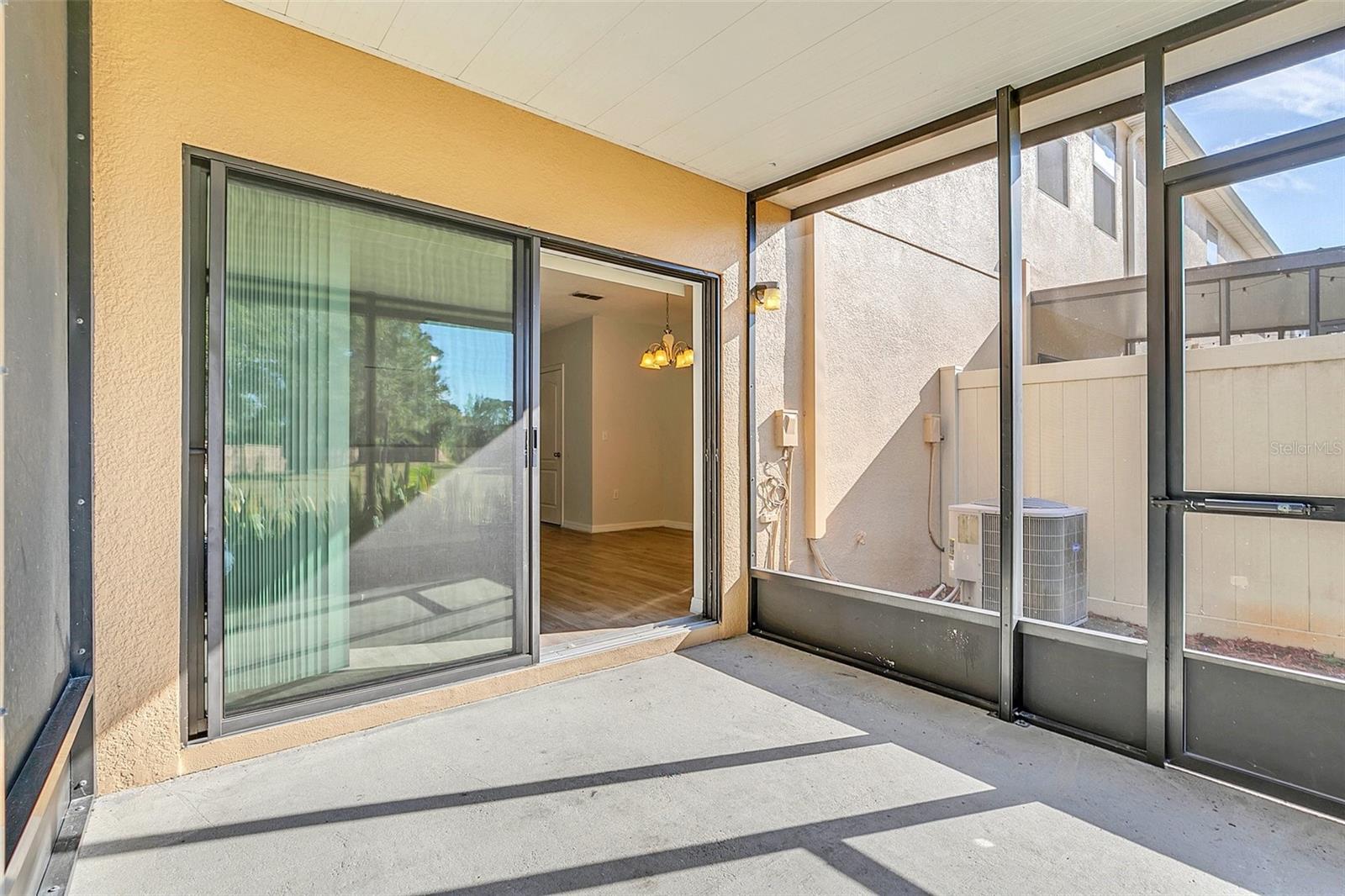 1850 RASPBERRY CANE CT