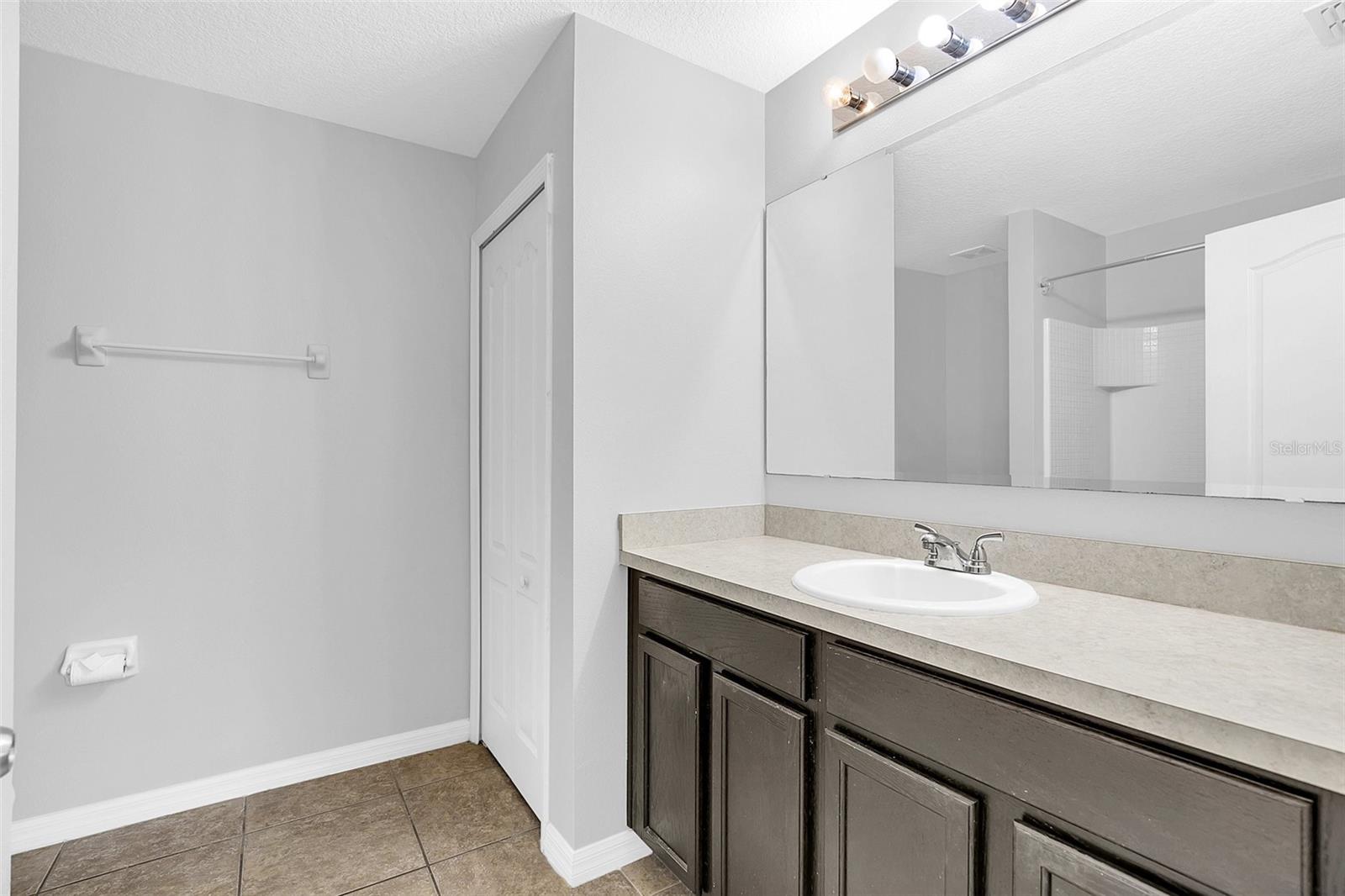 1850 RASPBERRY CANE CT