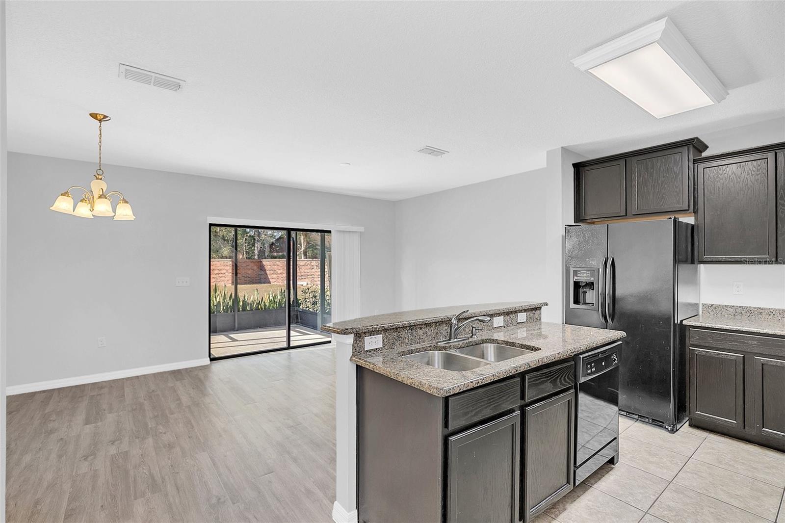 1850 RASPBERRY CANE CT