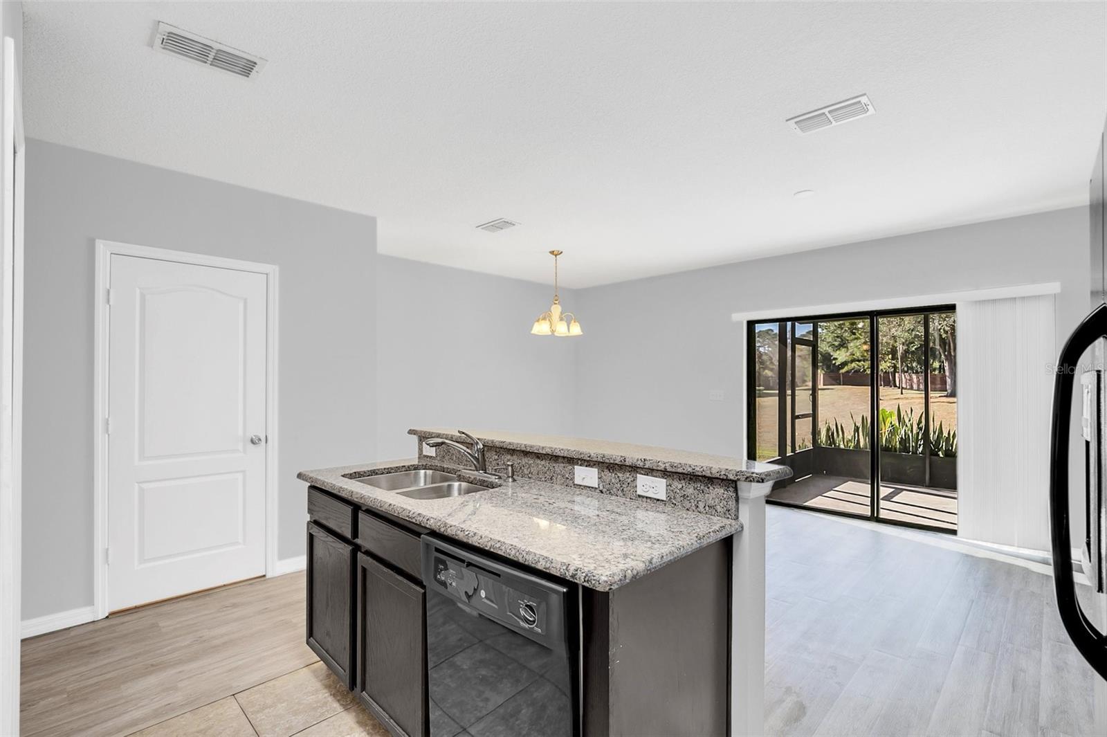 1850 RASPBERRY CANE CT