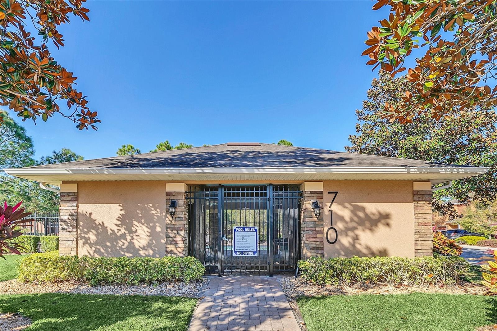 1850 RASPBERRY CANE CT