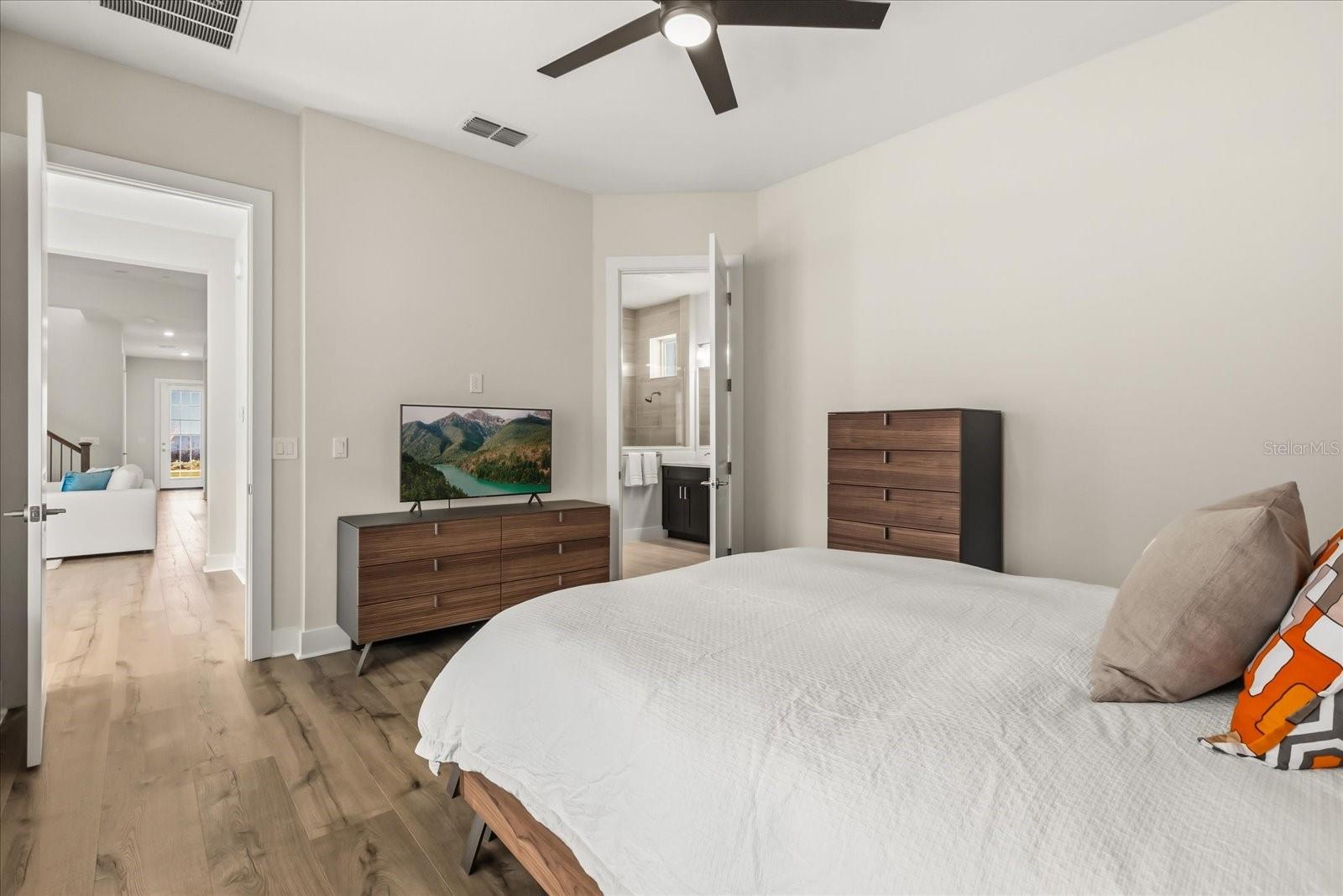 1185 WILDER OAKS WAY