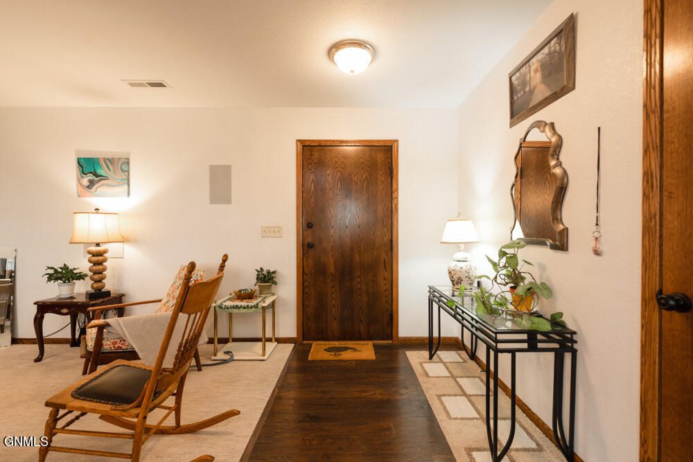 1401 Sharloh Loop, 12