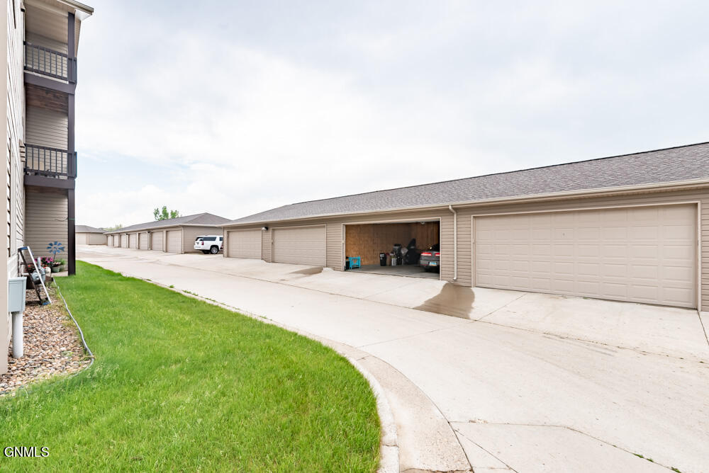 1401 Sharloh Loop, 12