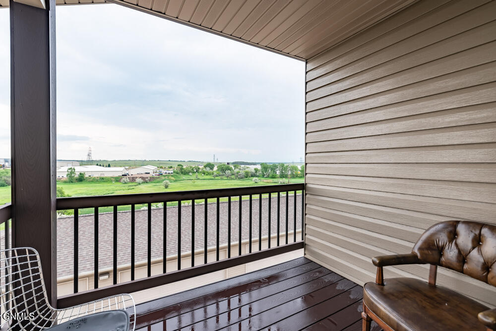 1401 Sharloh Loop, 12