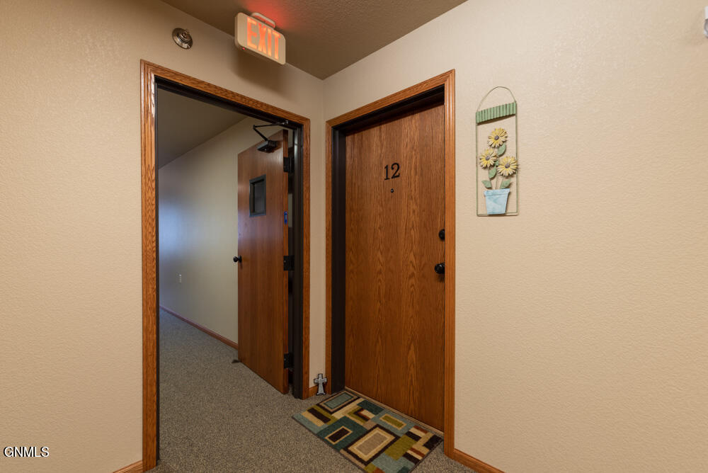 1401 Sharloh Loop, 12