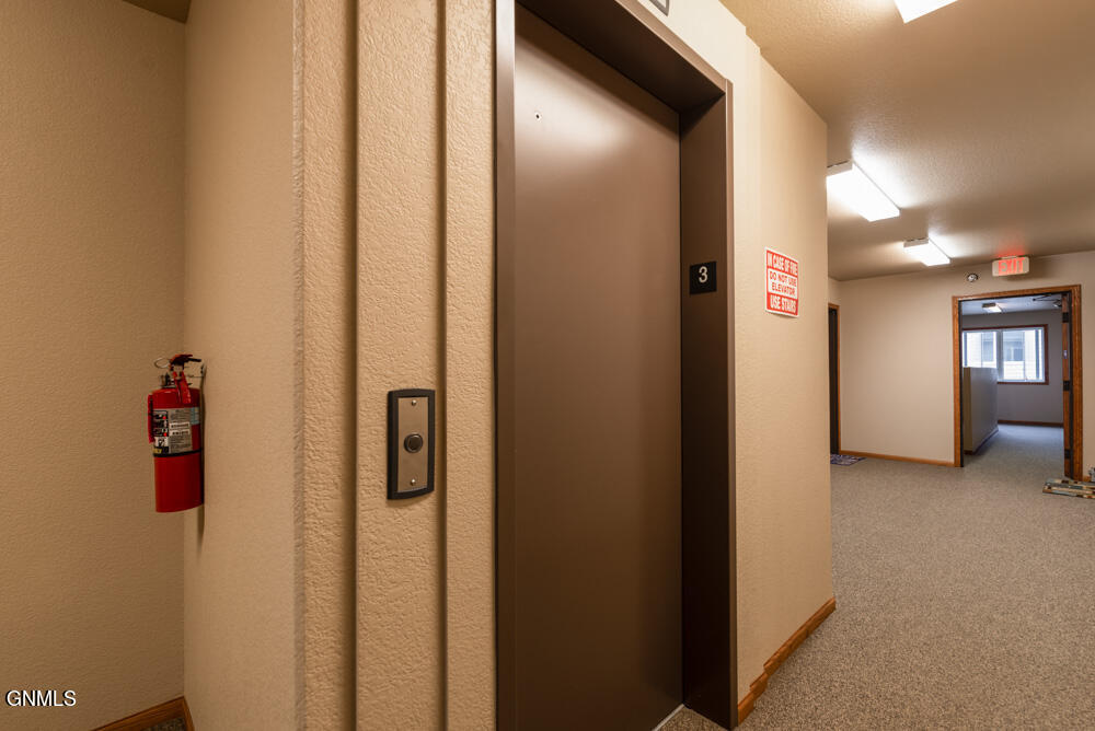 1401 Sharloh Loop, 12