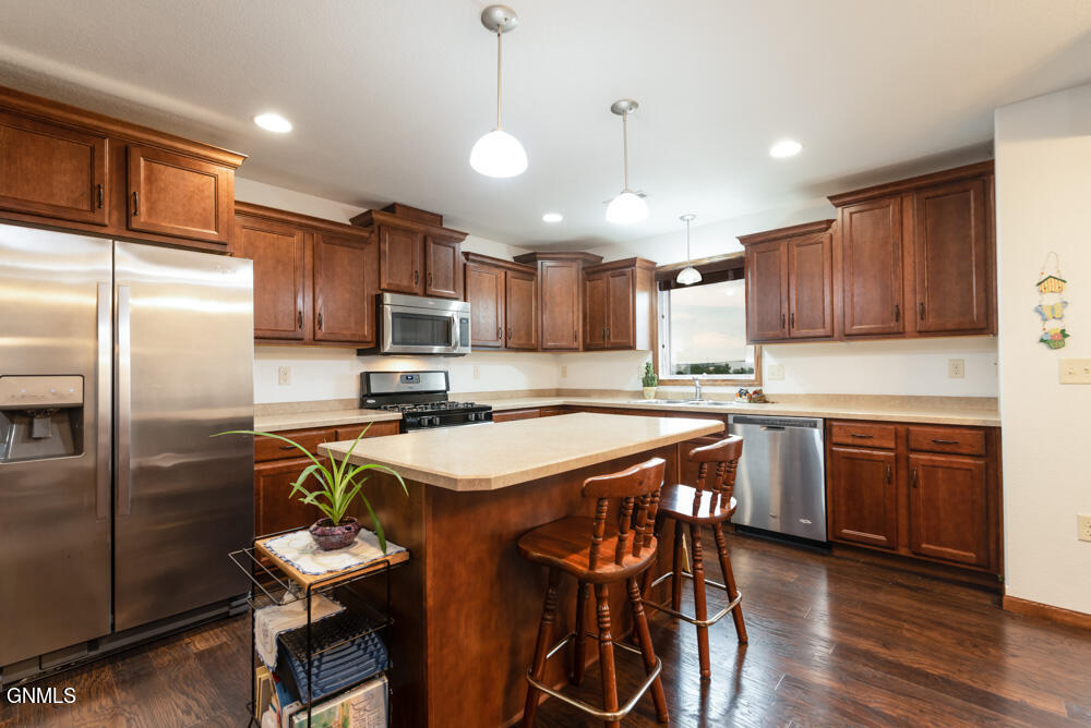 1401 Sharloh Loop, 12