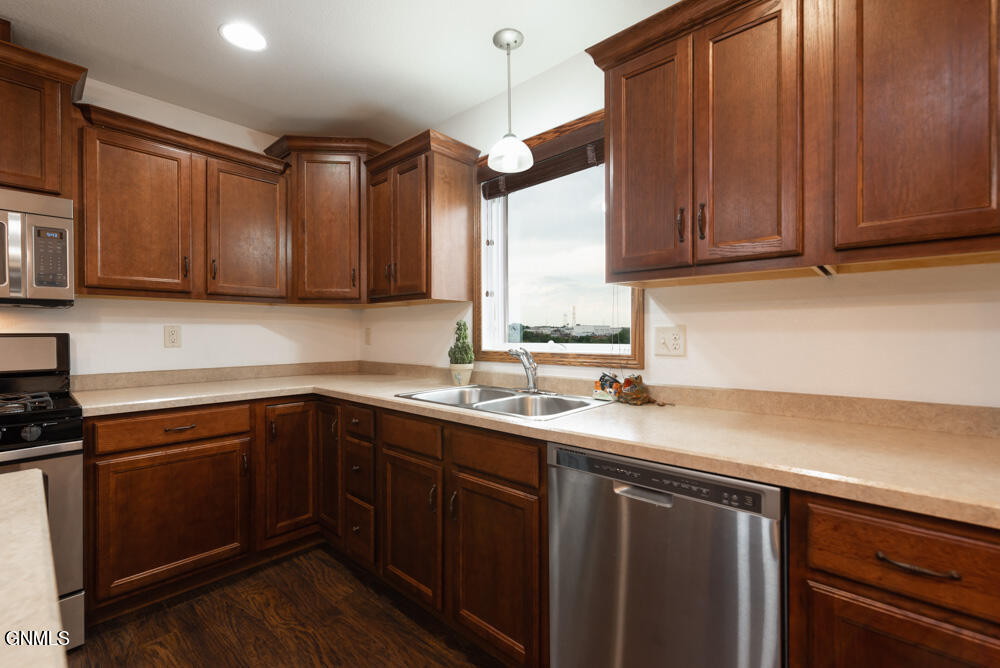 1401 Sharloh Loop, 12