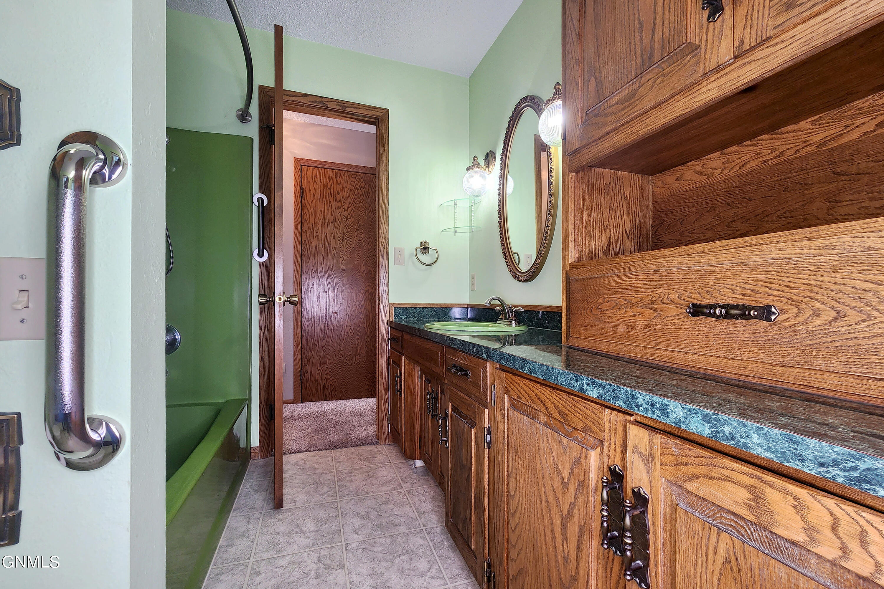 2027 Old Red Trail NW