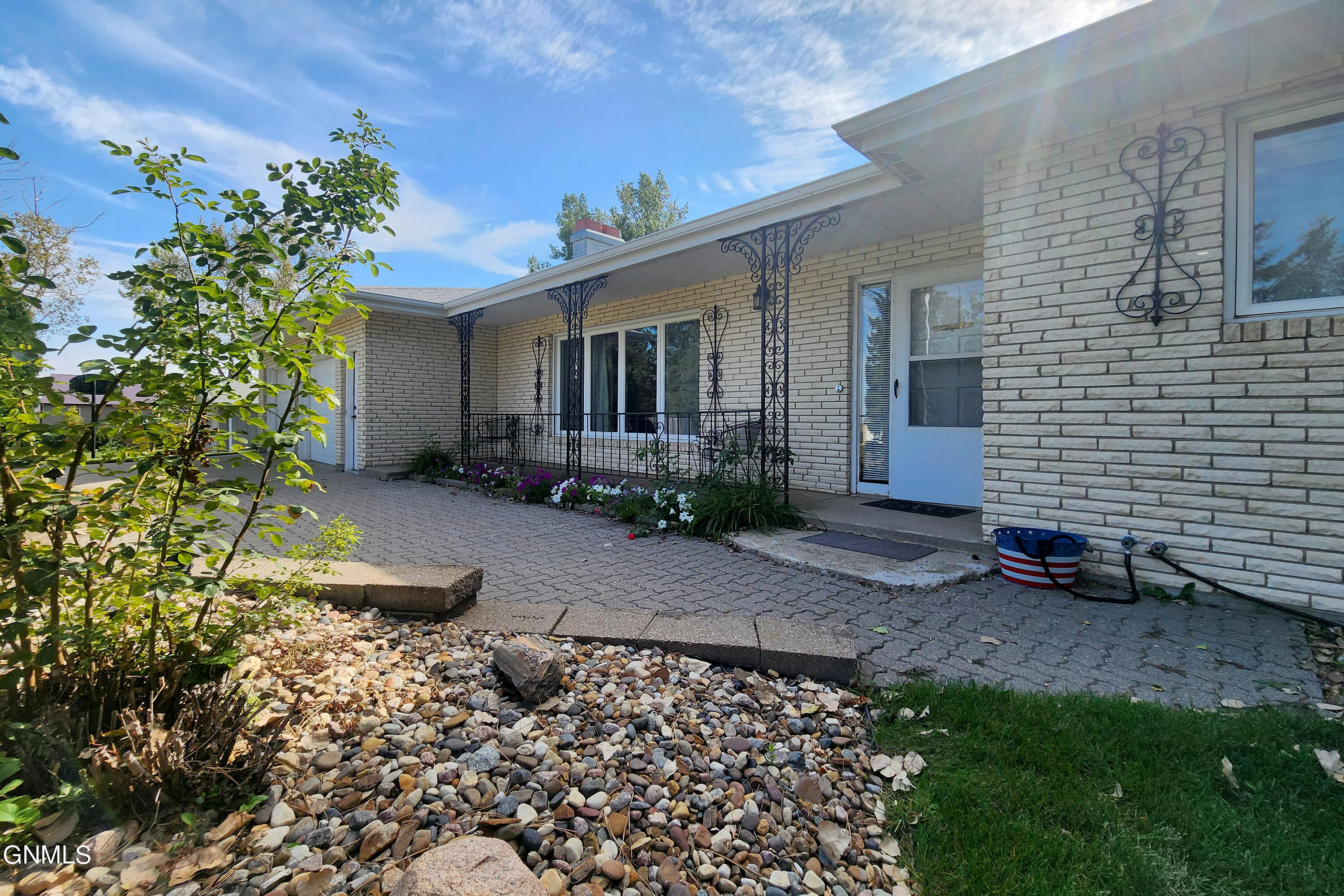 2027 Old Red Trail NW