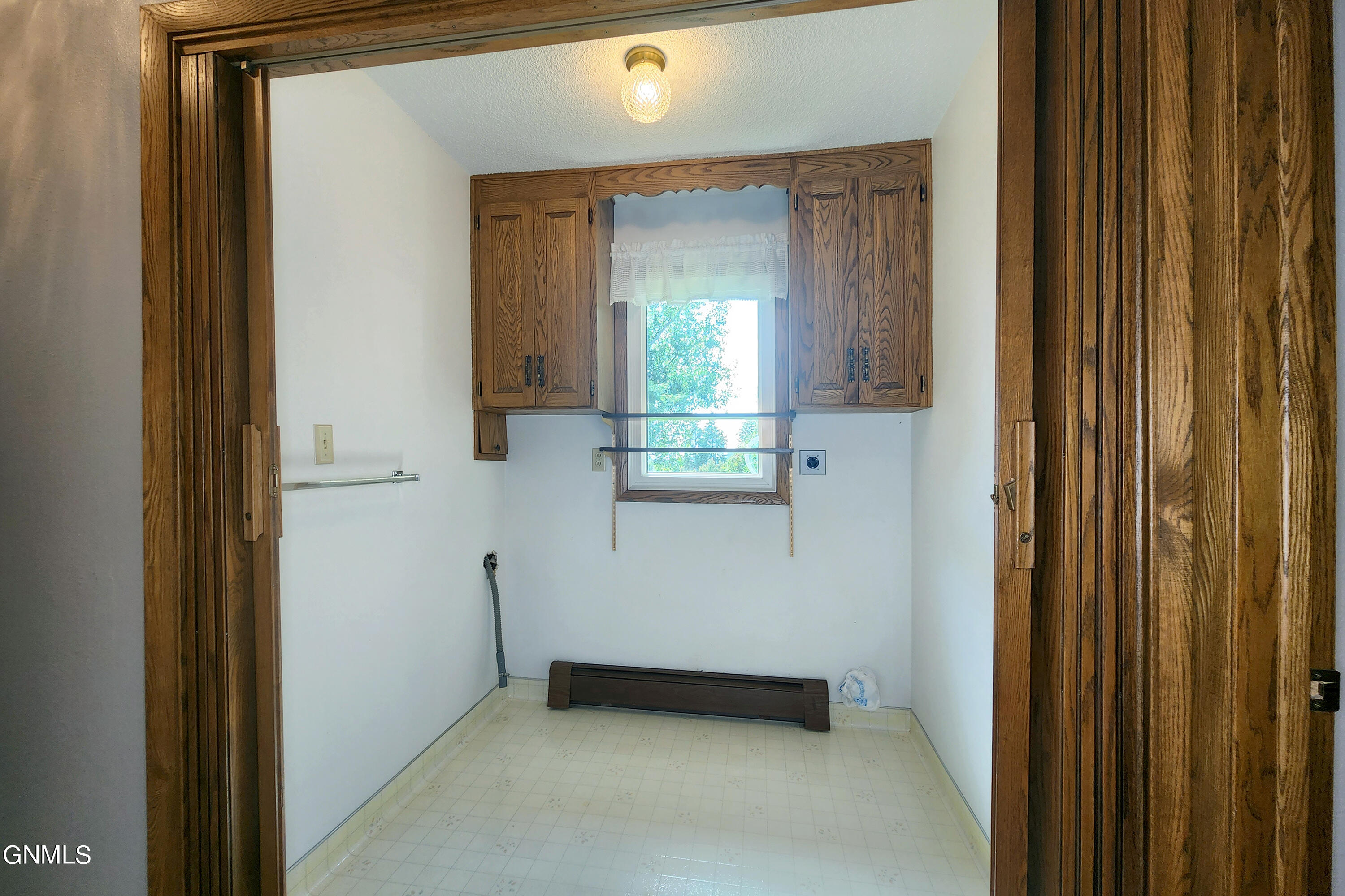 2027 Old Red Trail NW