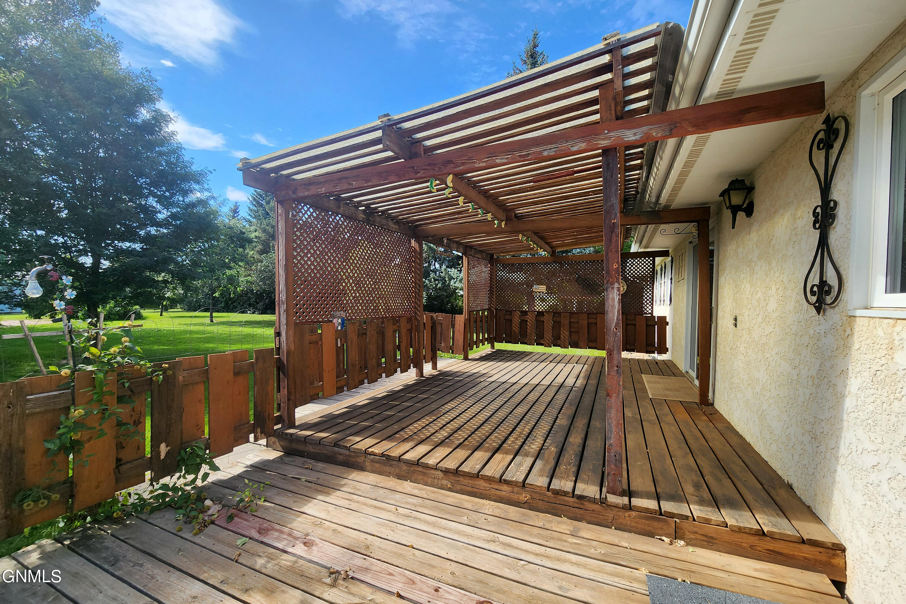 2027 Old Red Trail NW