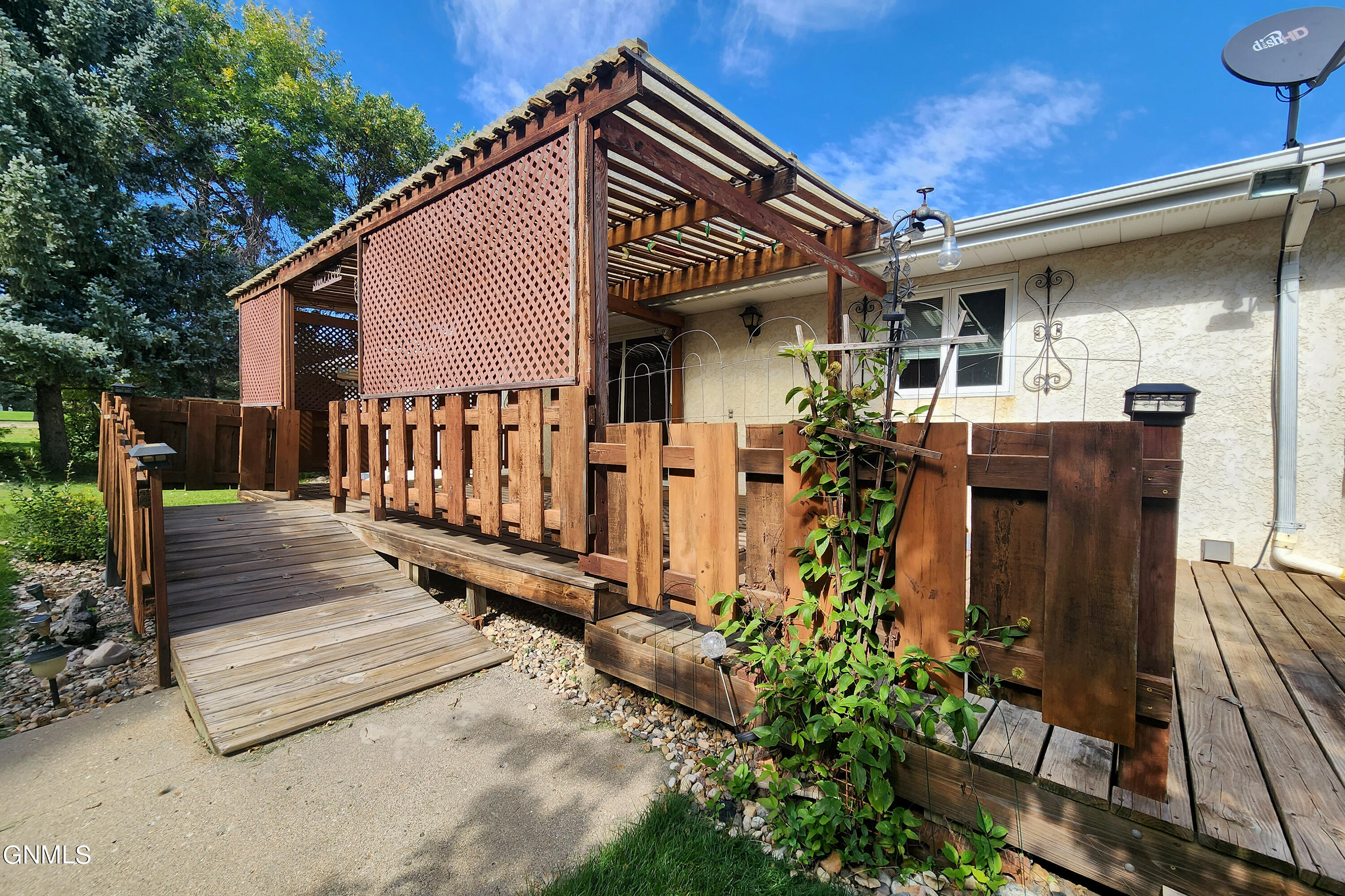 2027 Old Red Trail NW