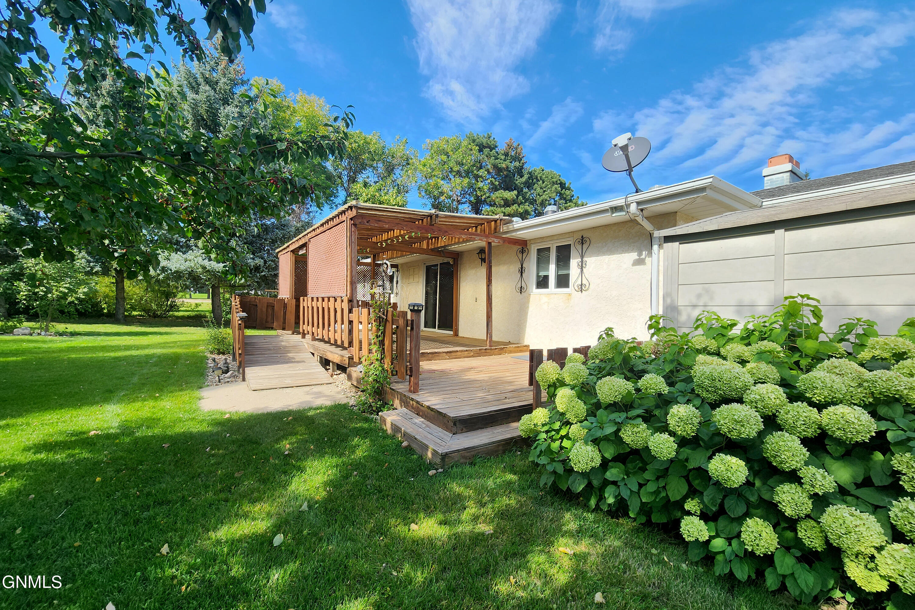 2027 Old Red Trail NW