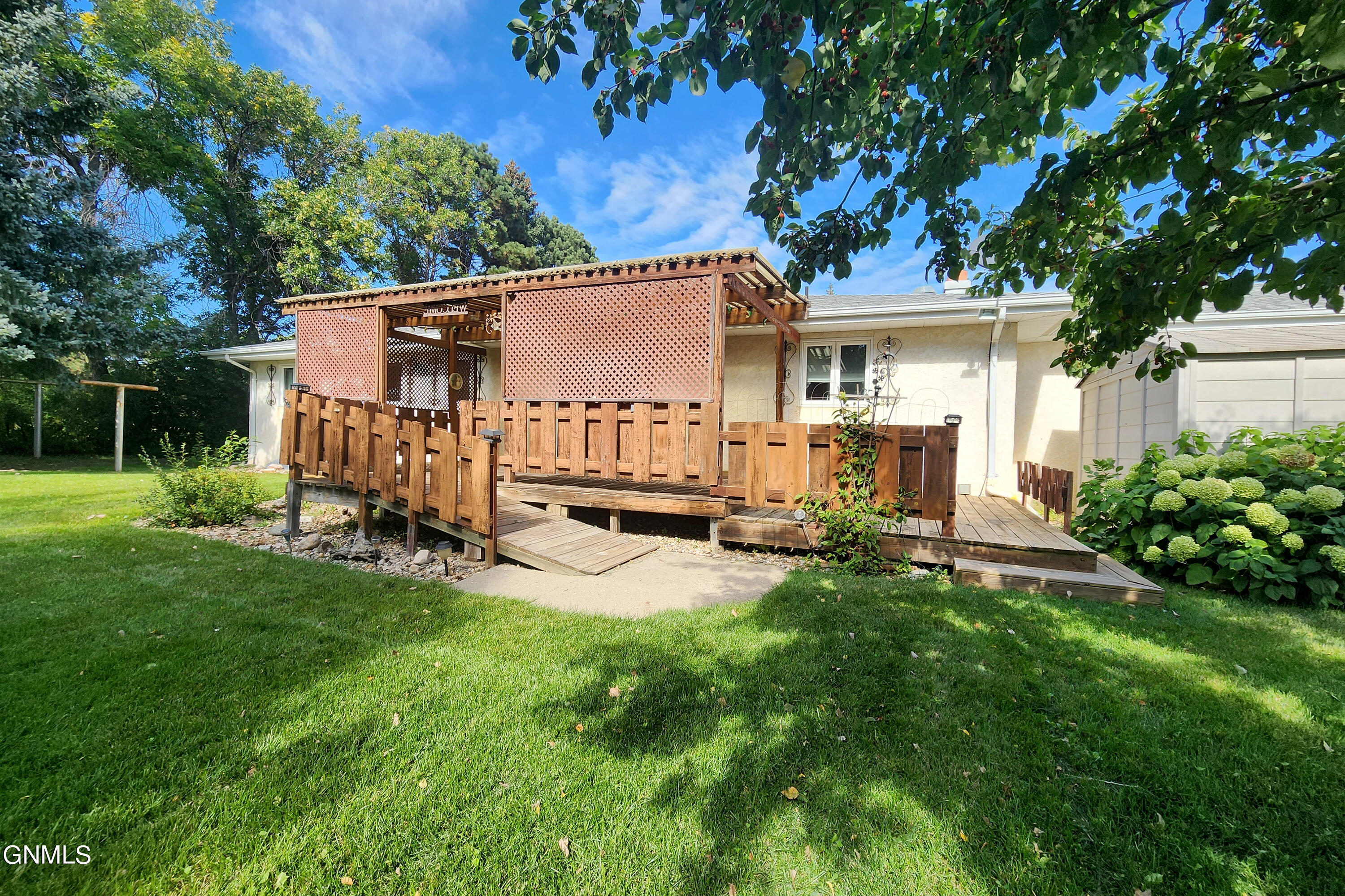 2027 Old Red Trail NW