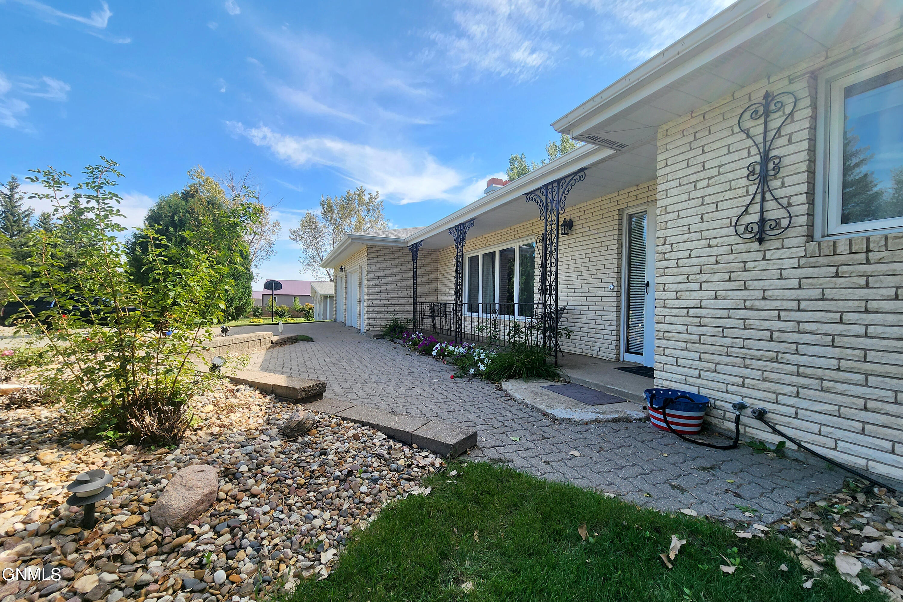 2027 Old Red Trail NW