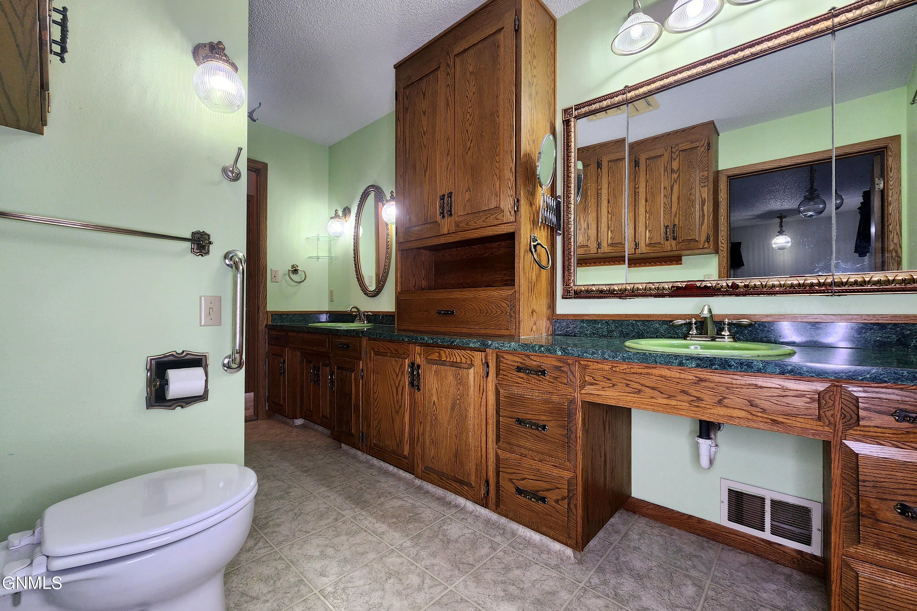 2027 Old Red Trail NW