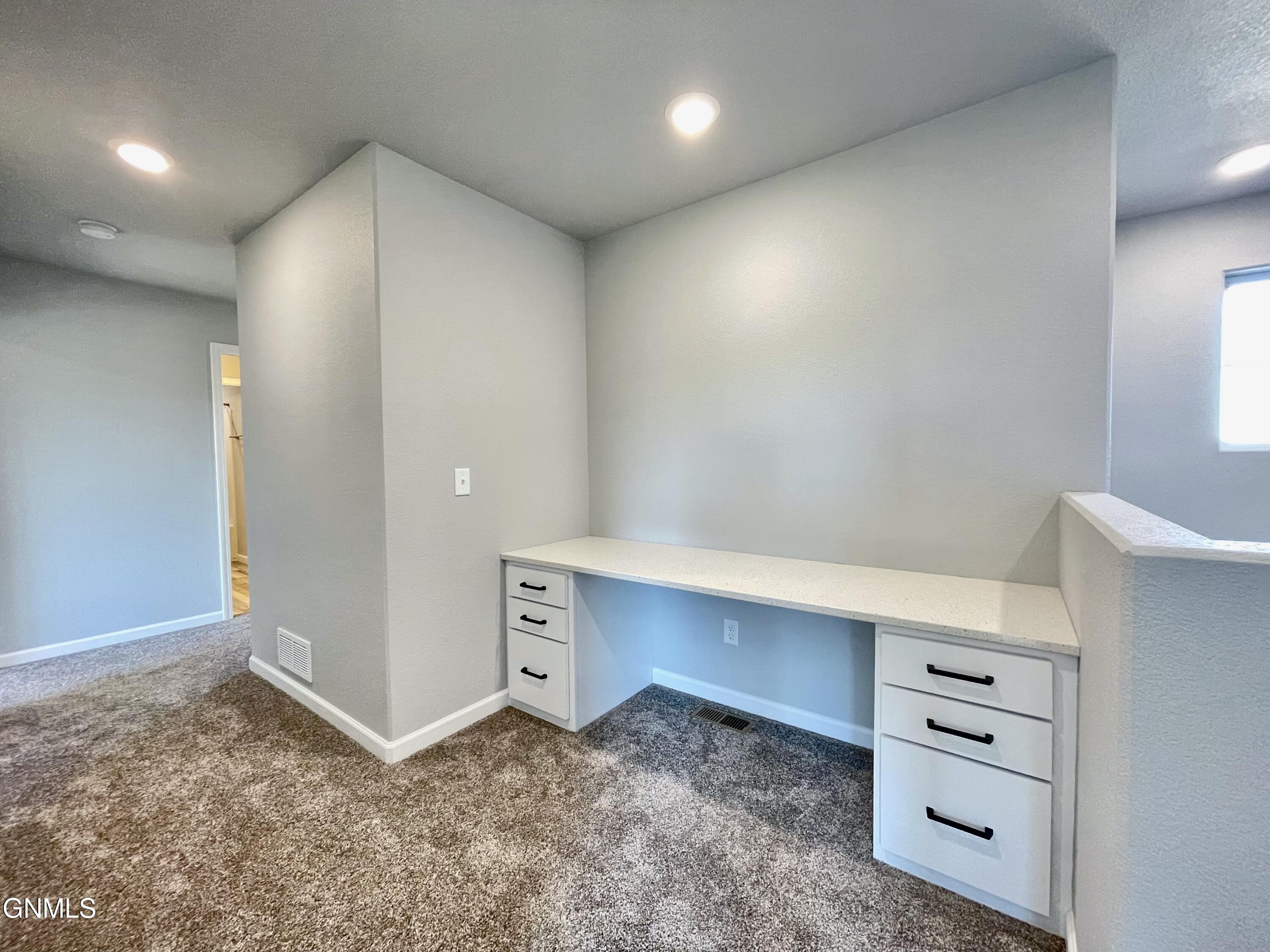 701 Cobblestone Loop SW