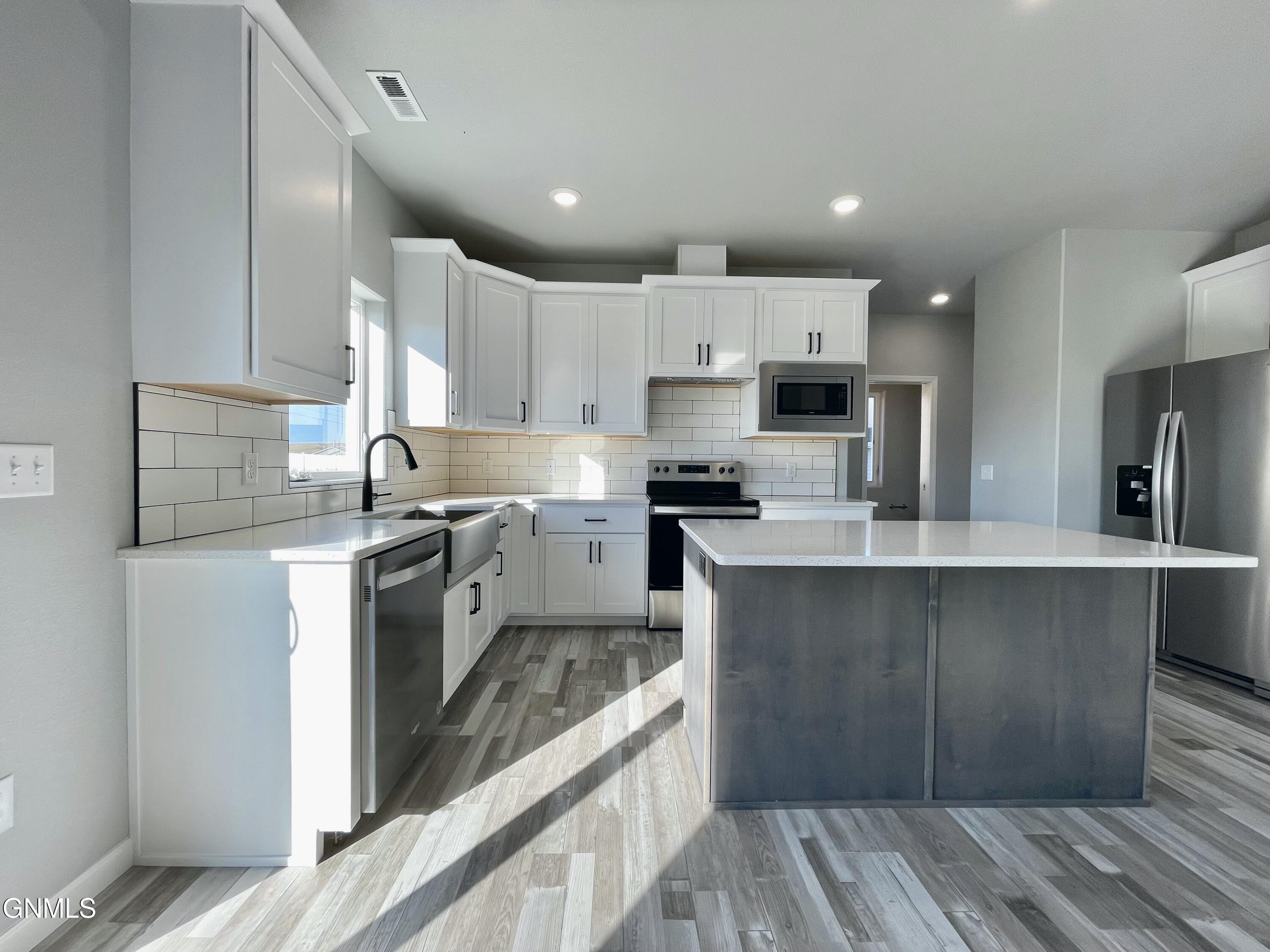 701 Cobblestone Loop SW