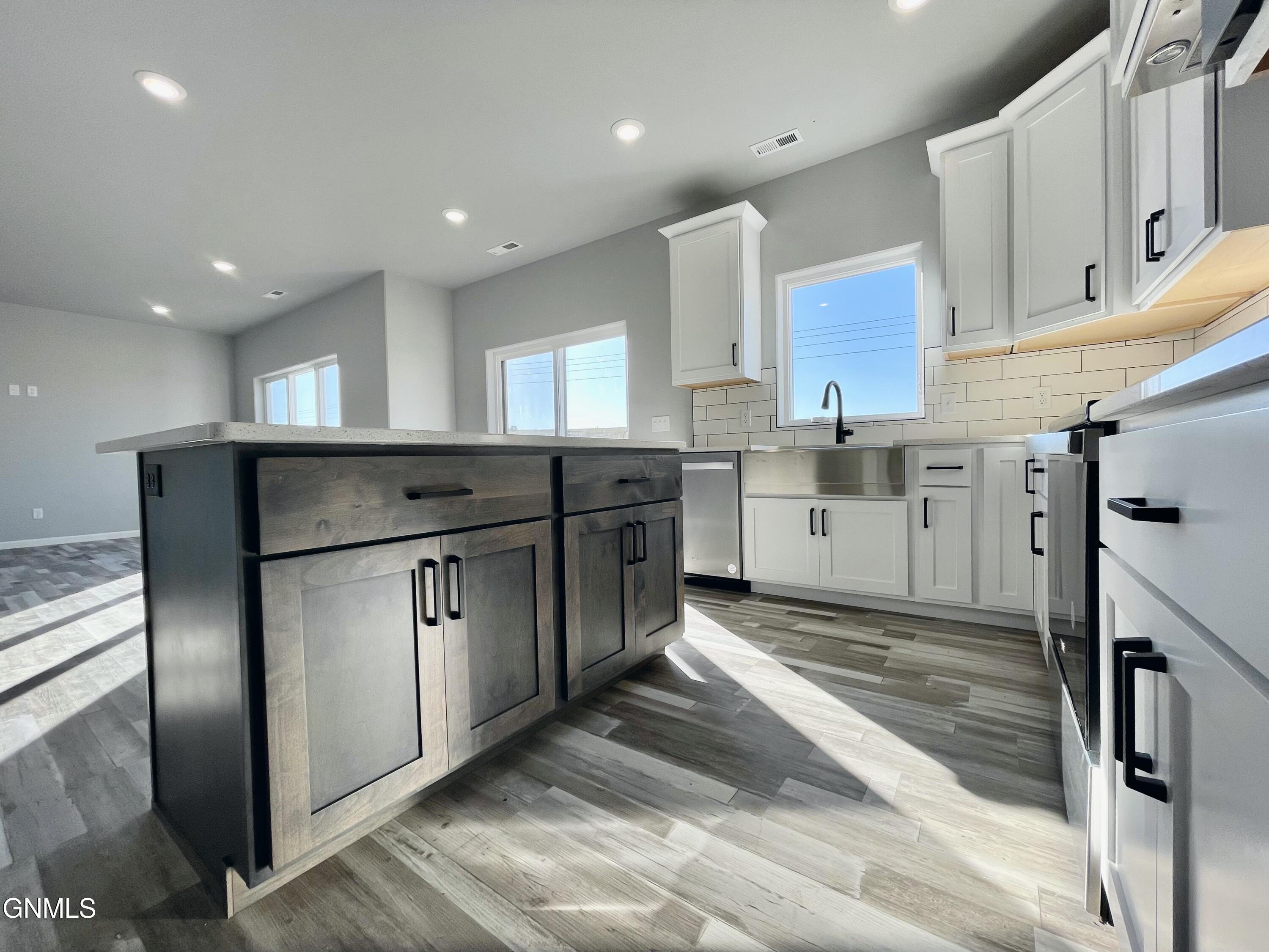 701 Cobblestone Loop SW