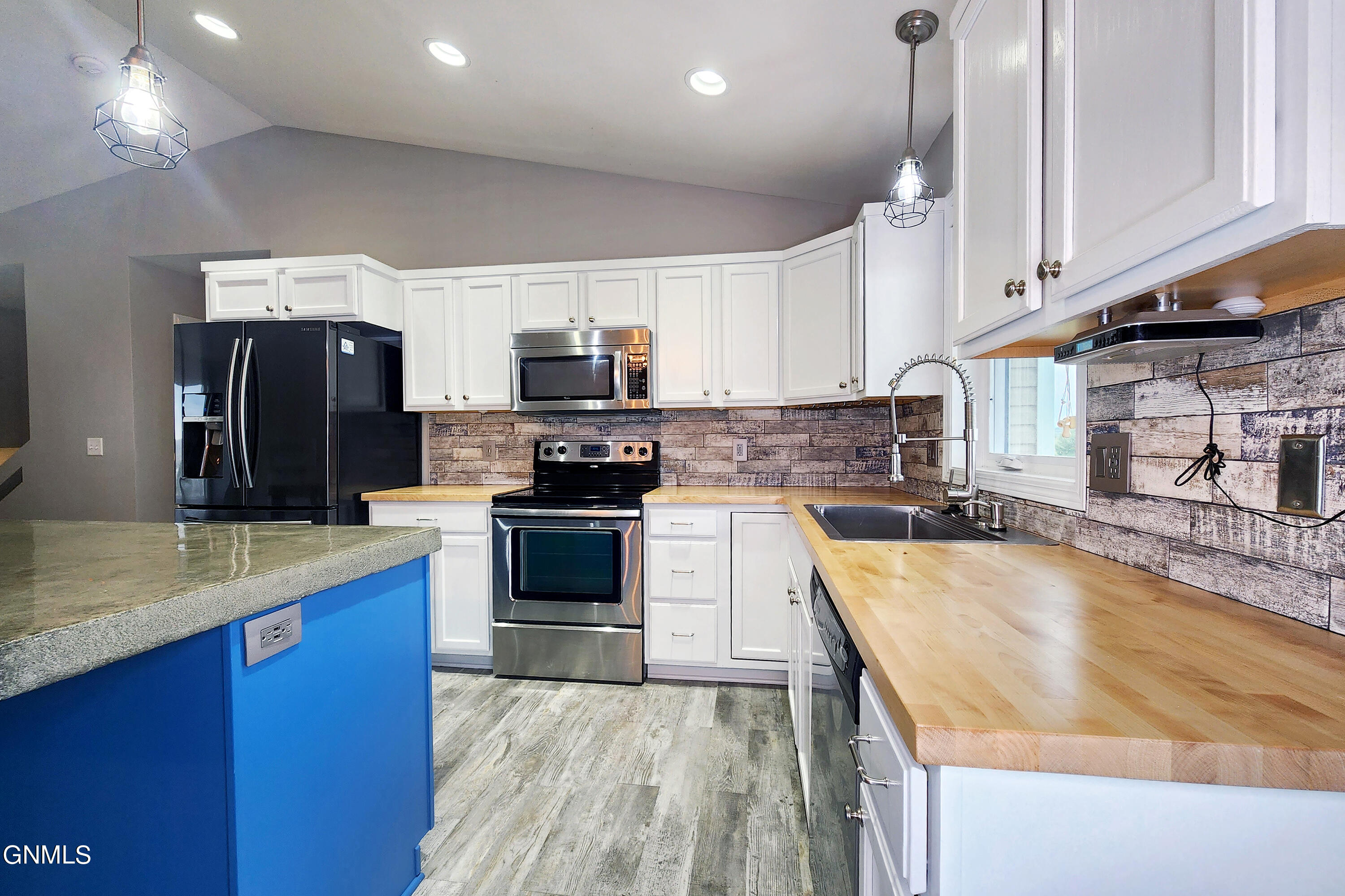 6620 Trademark Drive