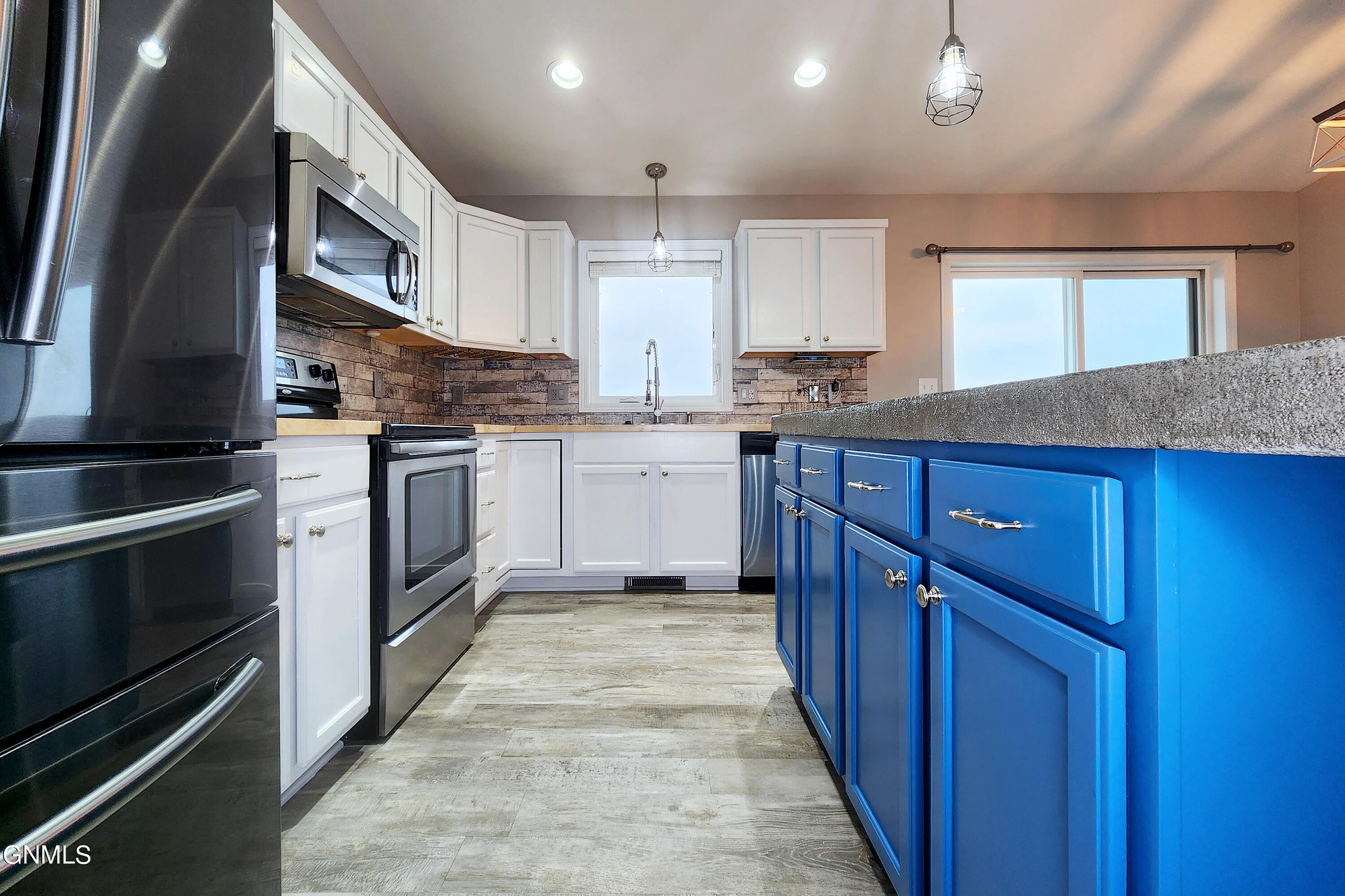 6620 Trademark Drive