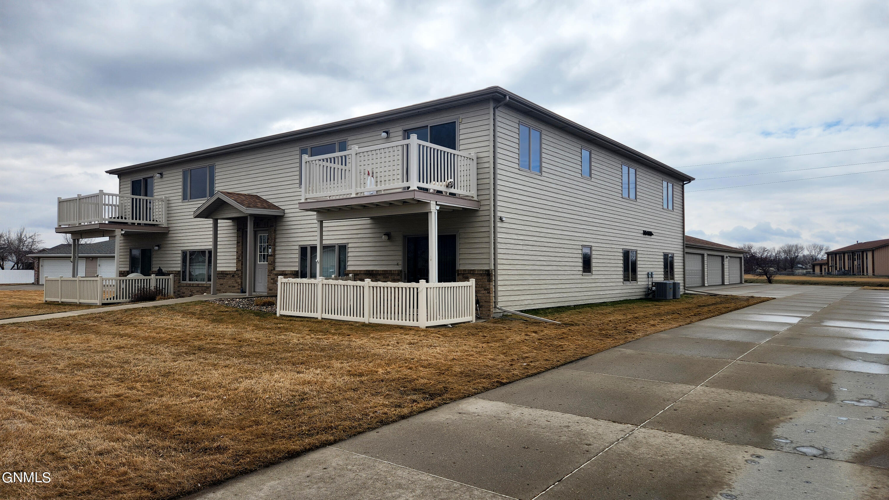 872 San Angelo Drive, 3