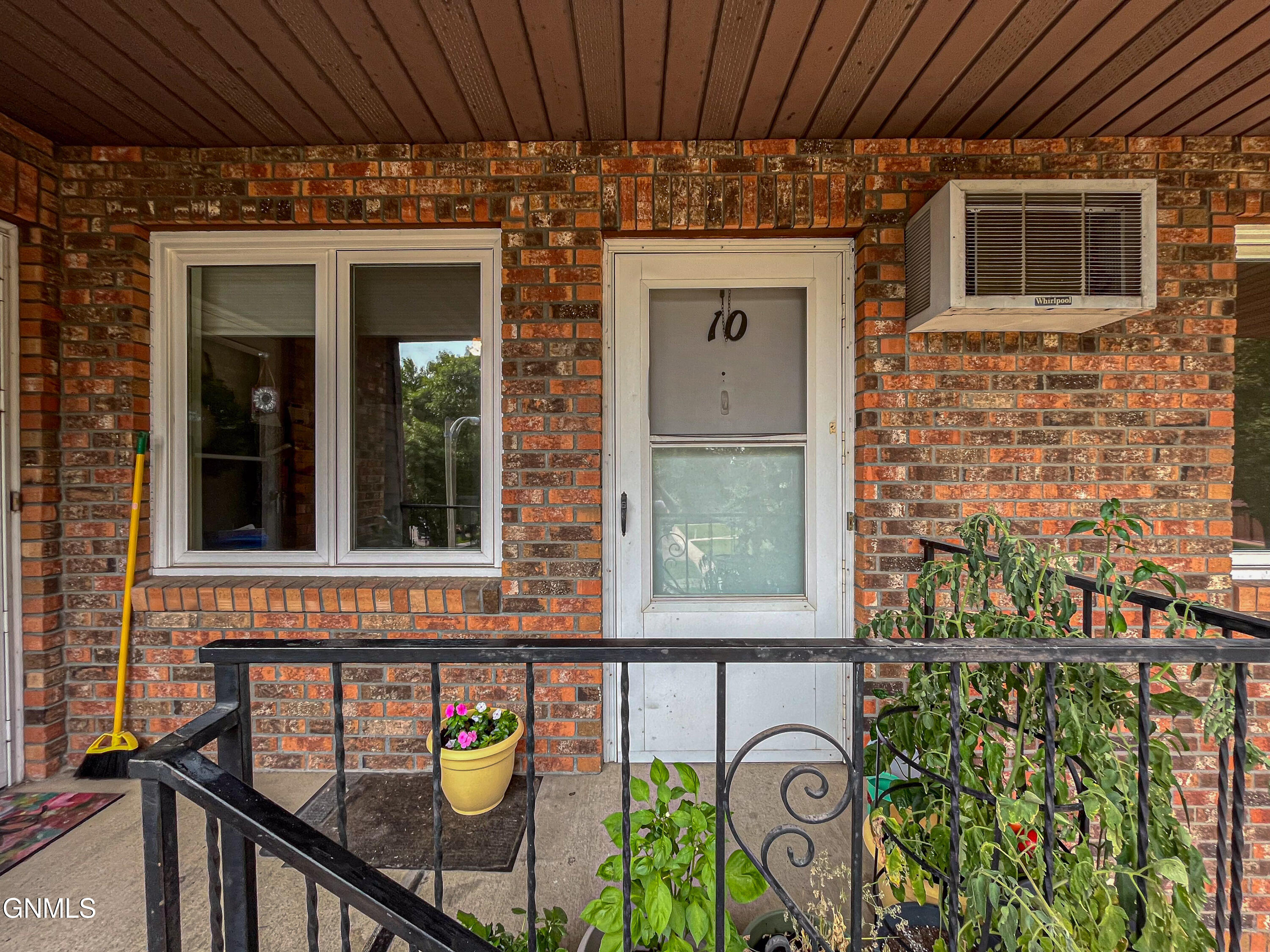 228 West Turnpike Ave, 10