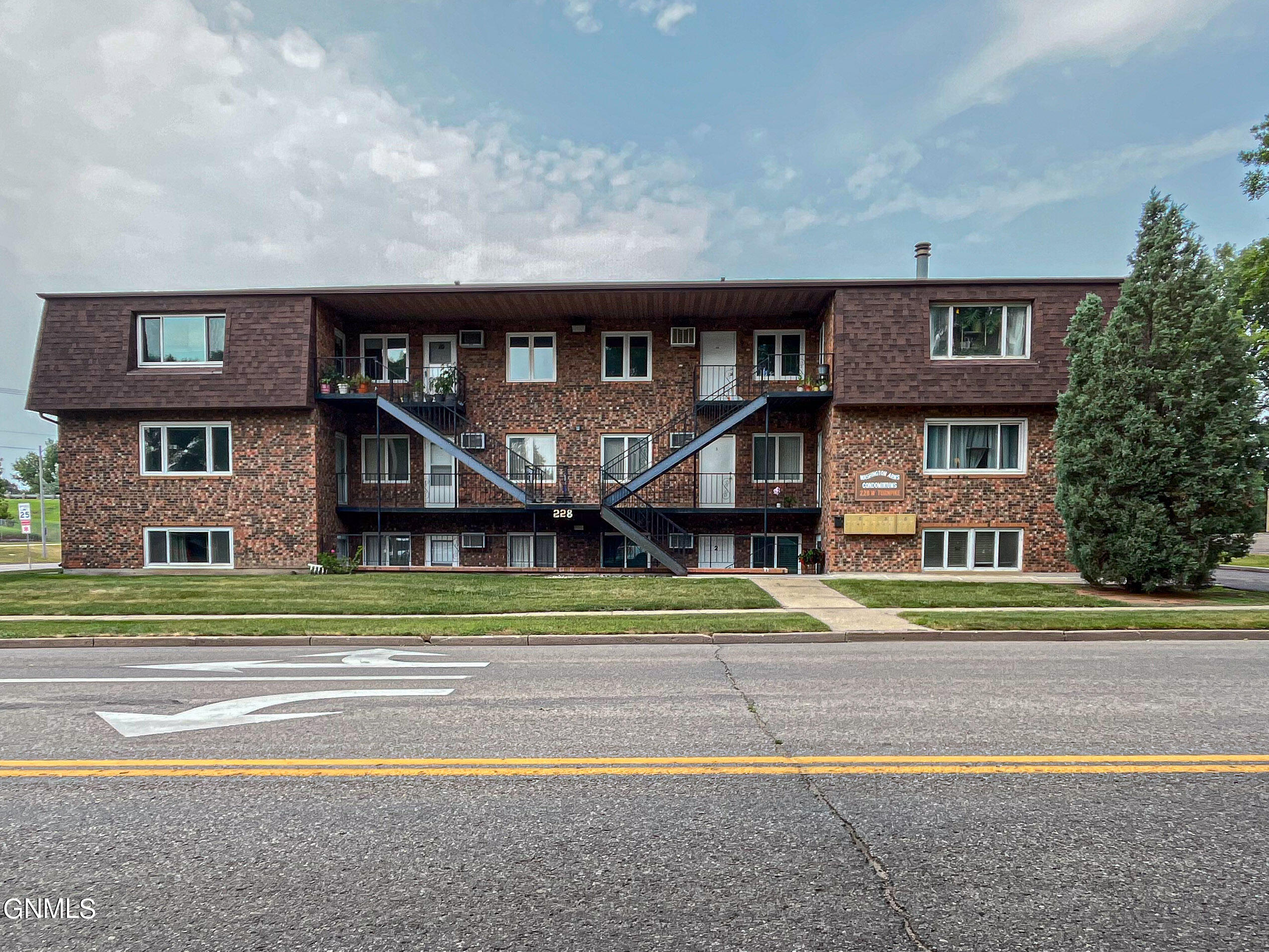 228 West Turnpike Ave, 10