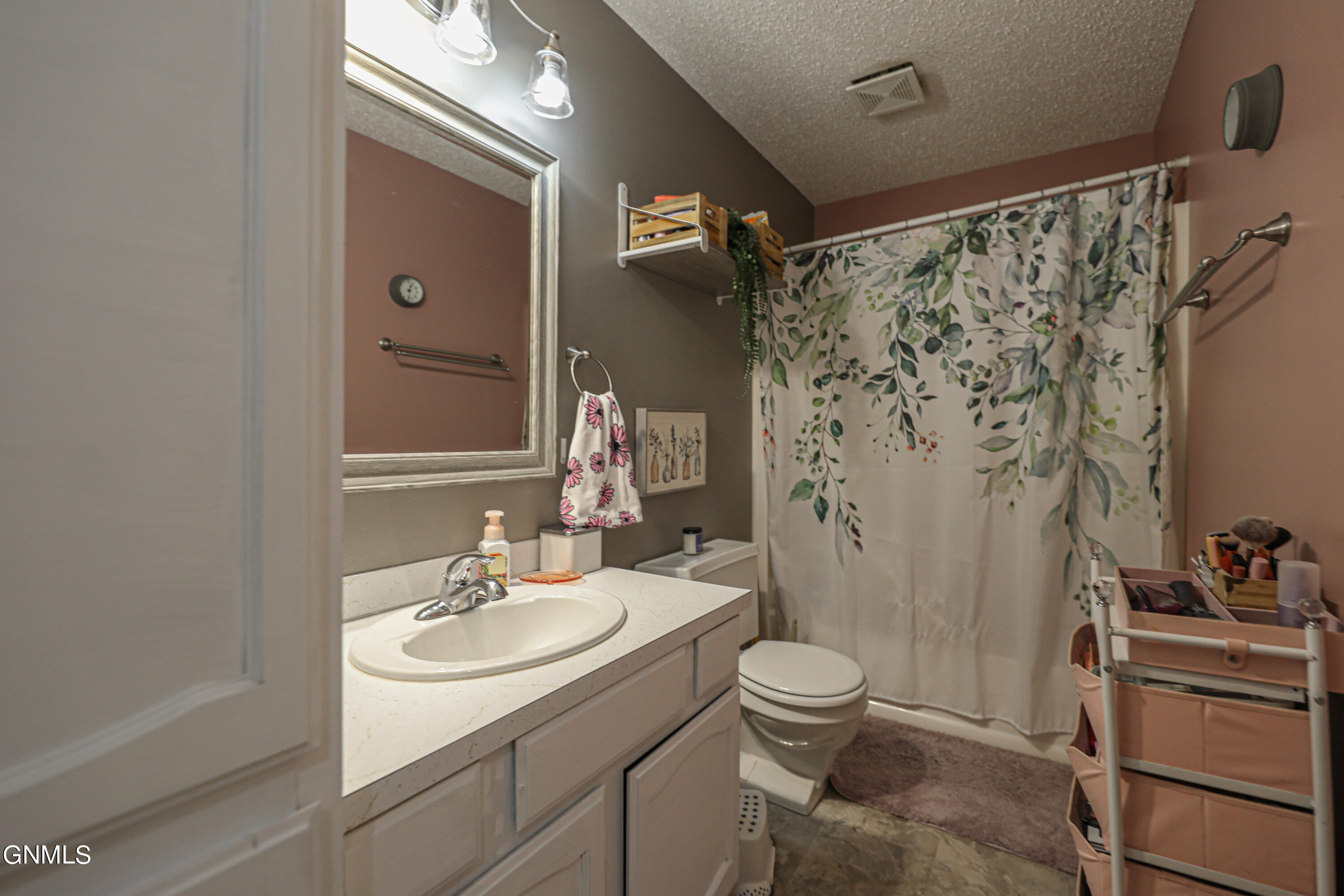 228 West Turnpike Ave, 10