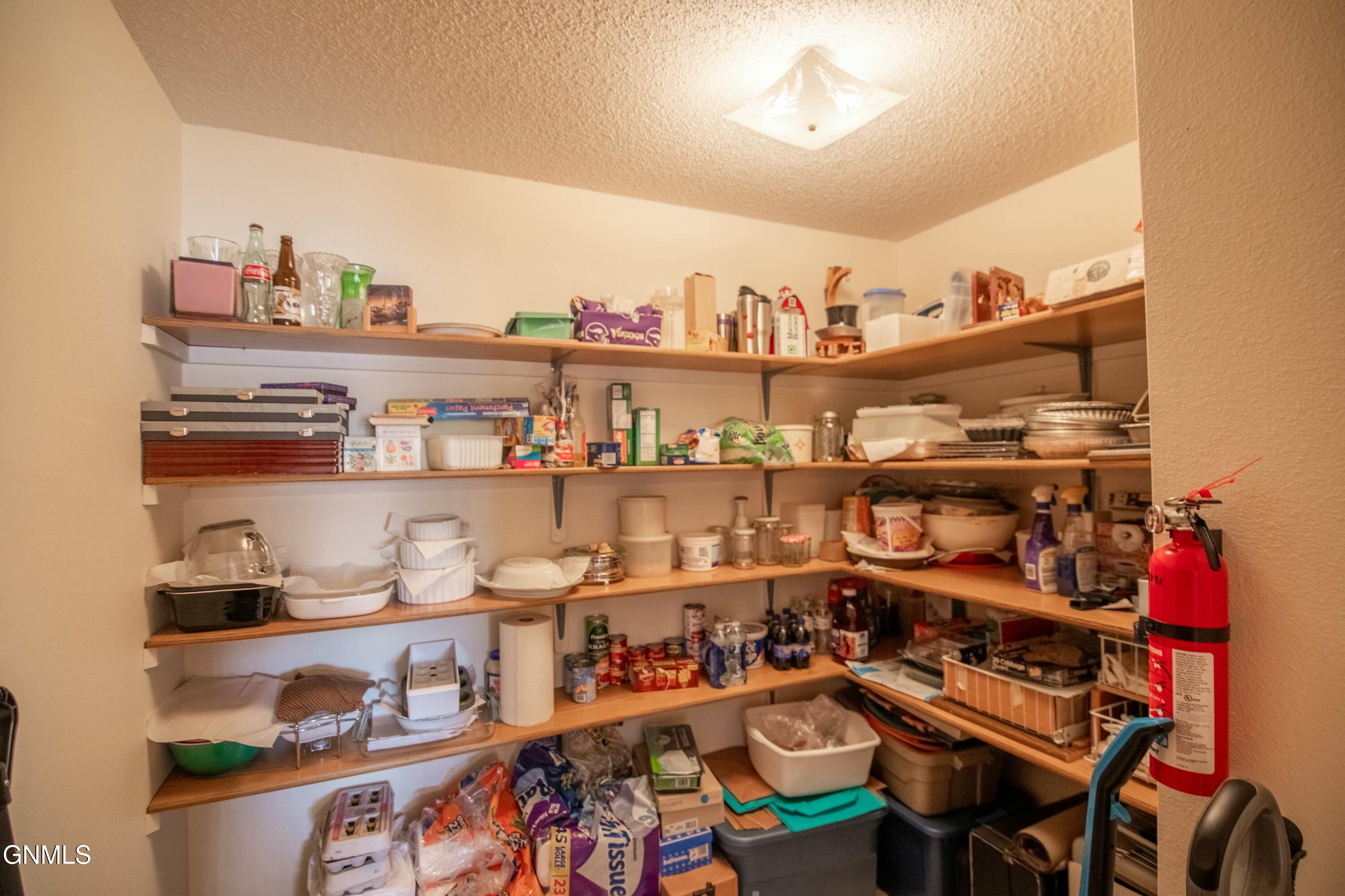 2715 Gateway Avenue, 10