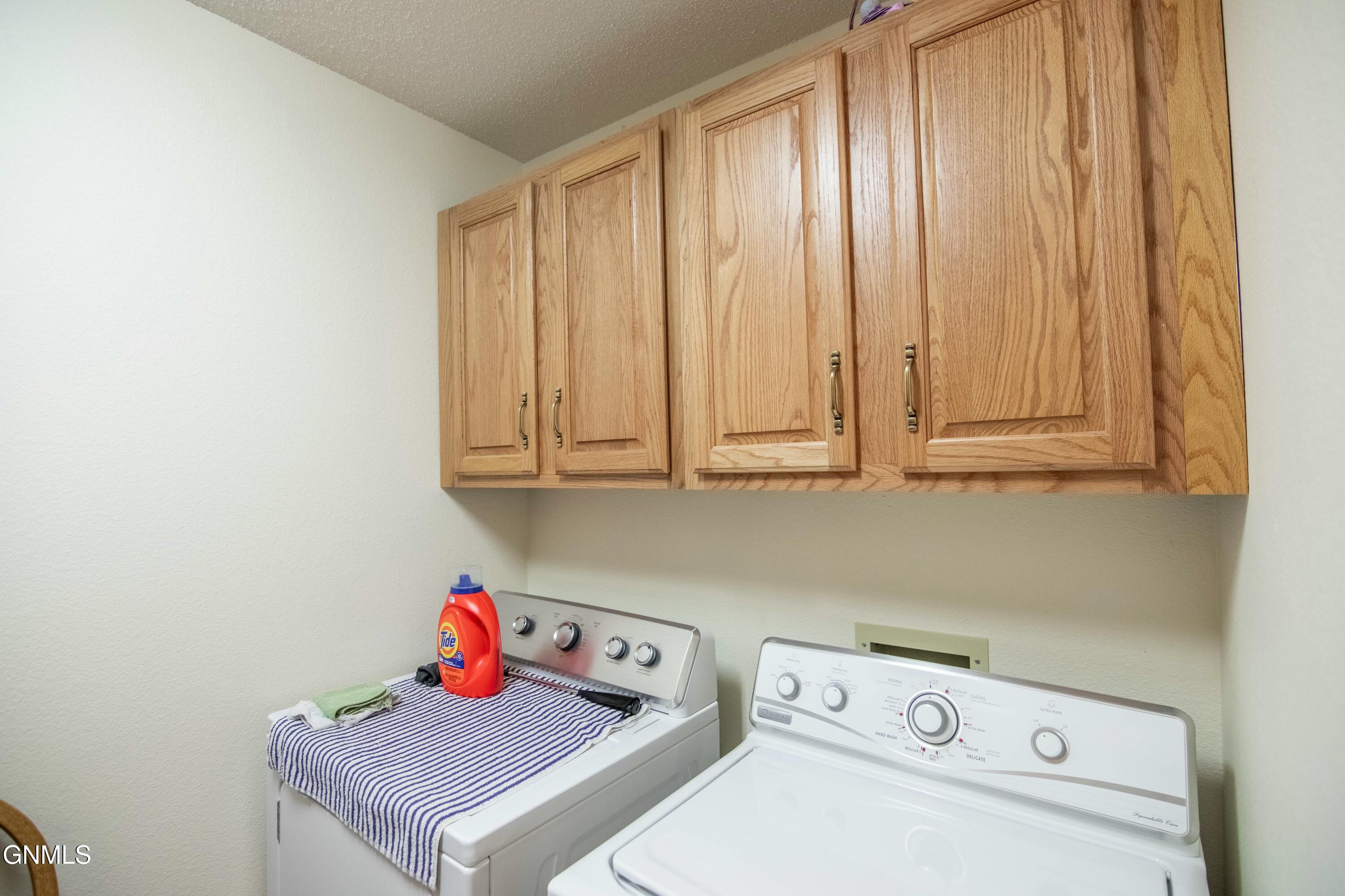 2715 Gateway Avenue, 10