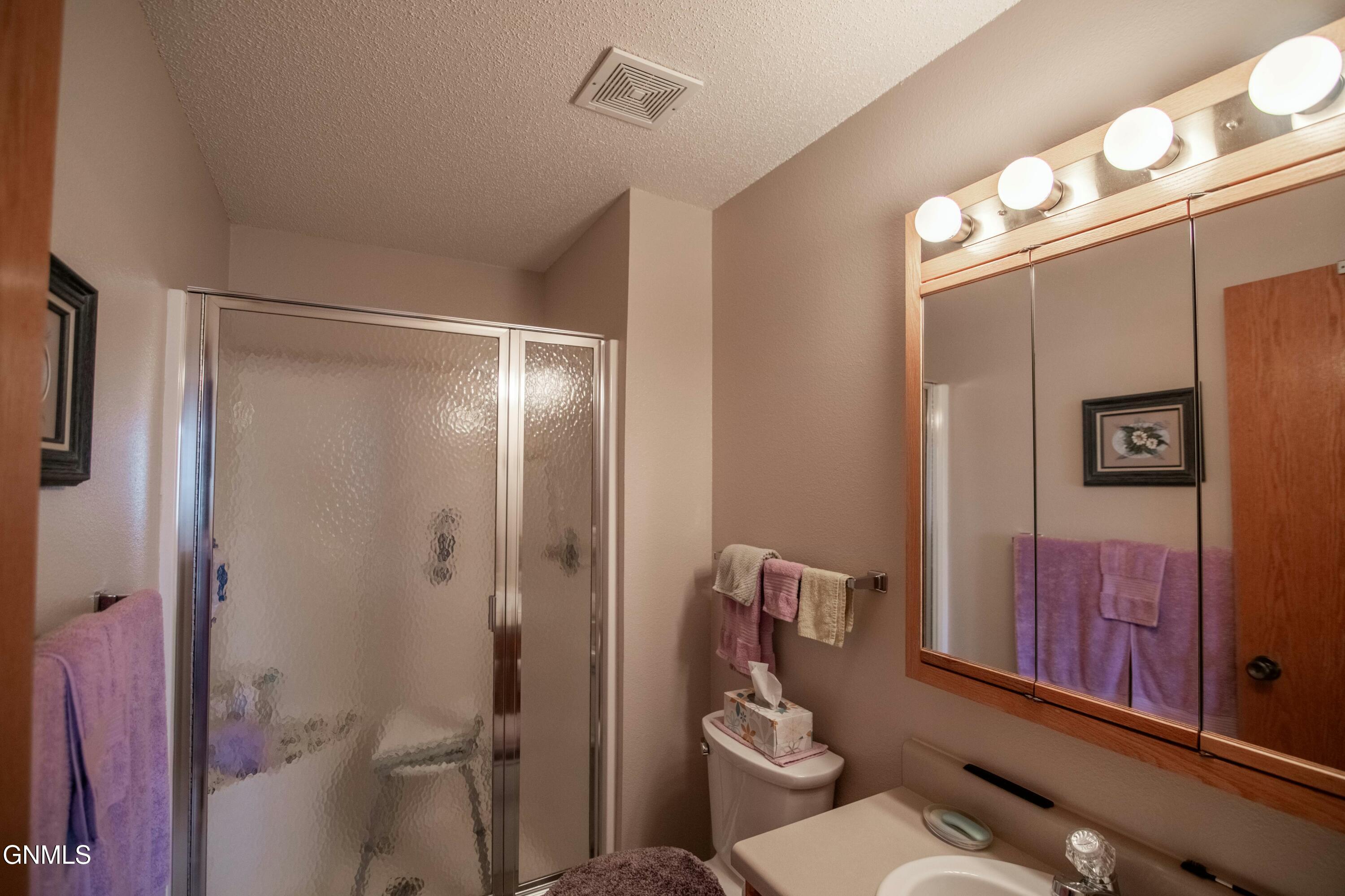 2715 Gateway Avenue, 10