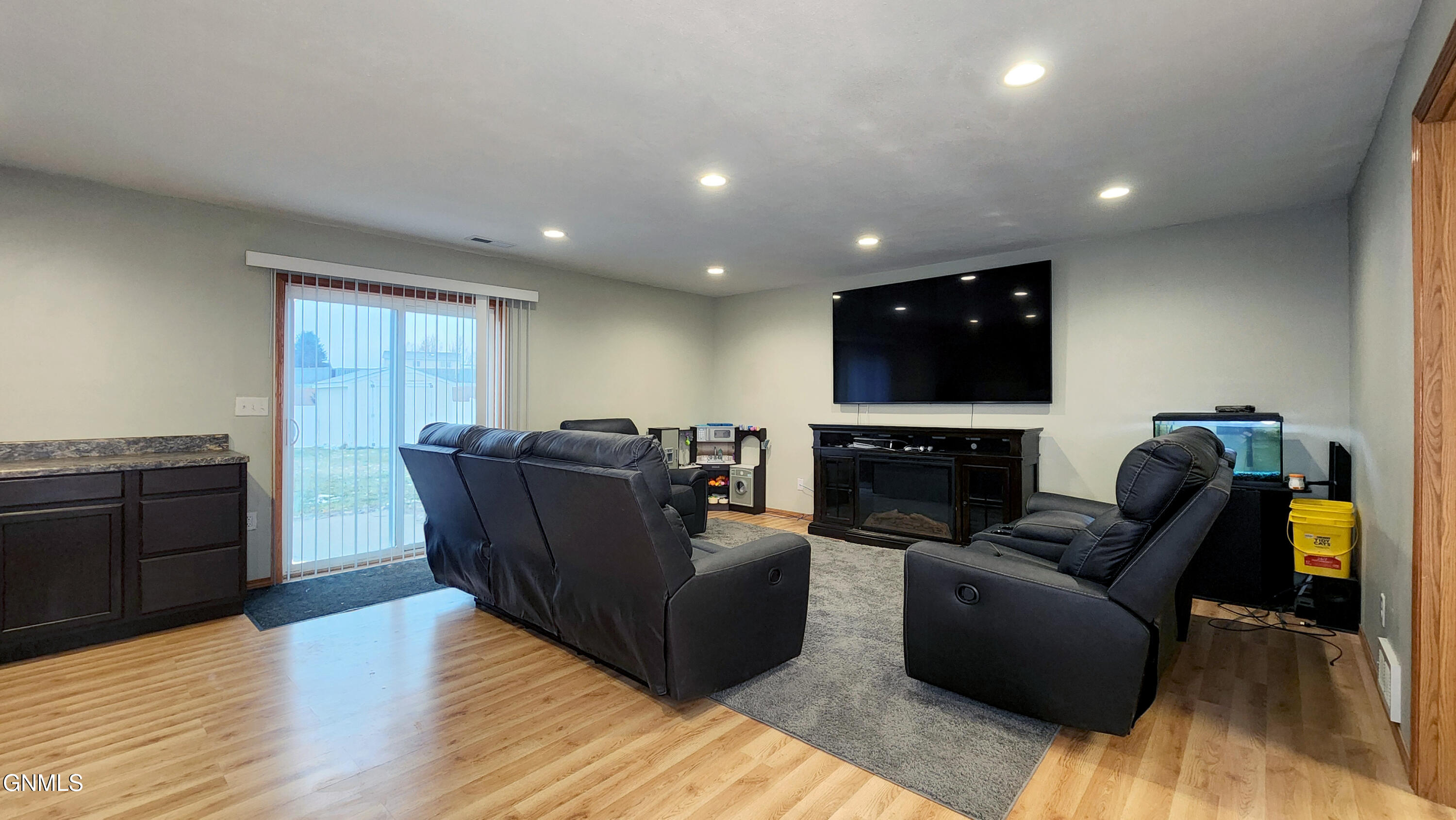 4907 Hitchcock Drive