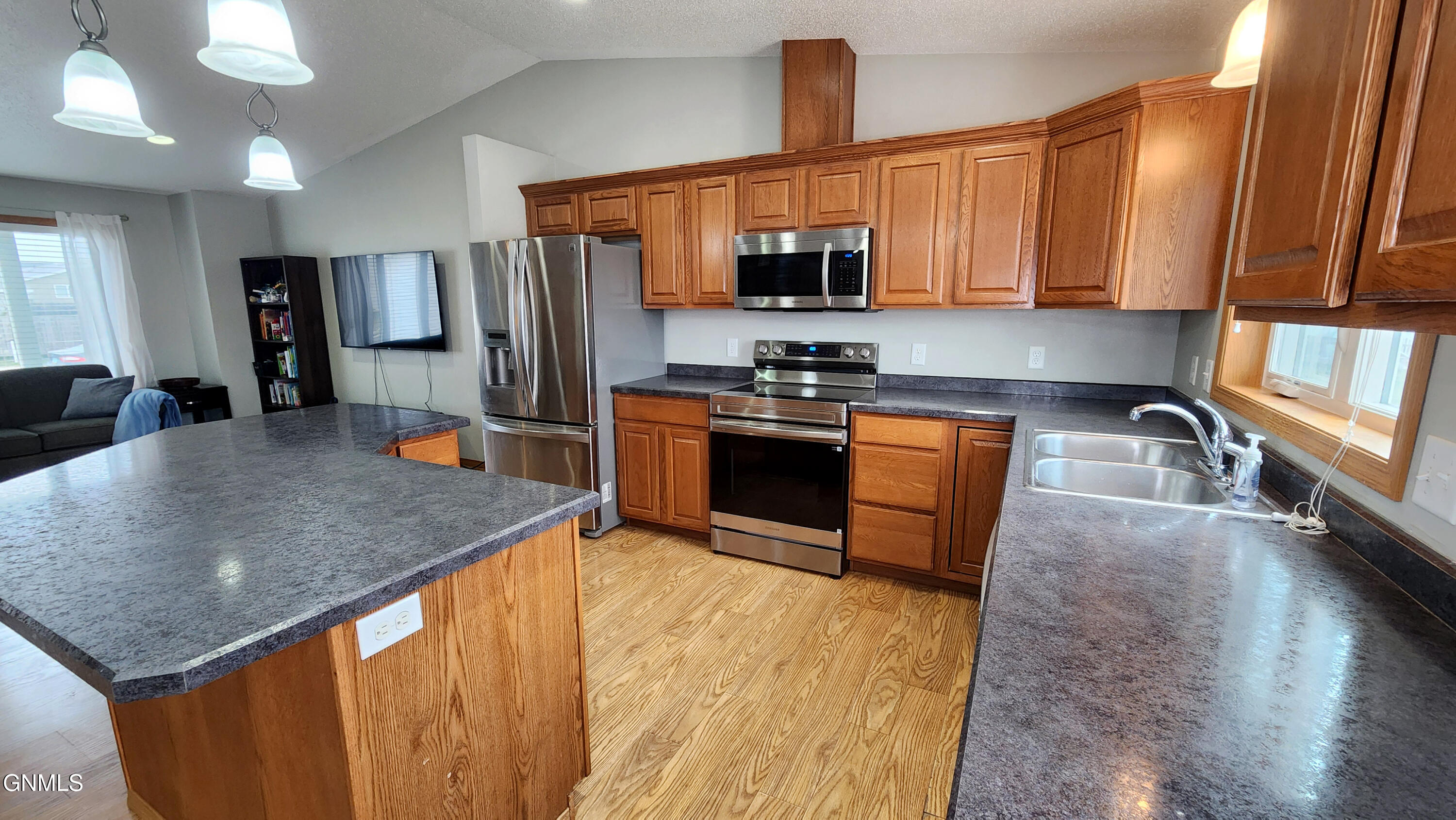 4907 Hitchcock Drive