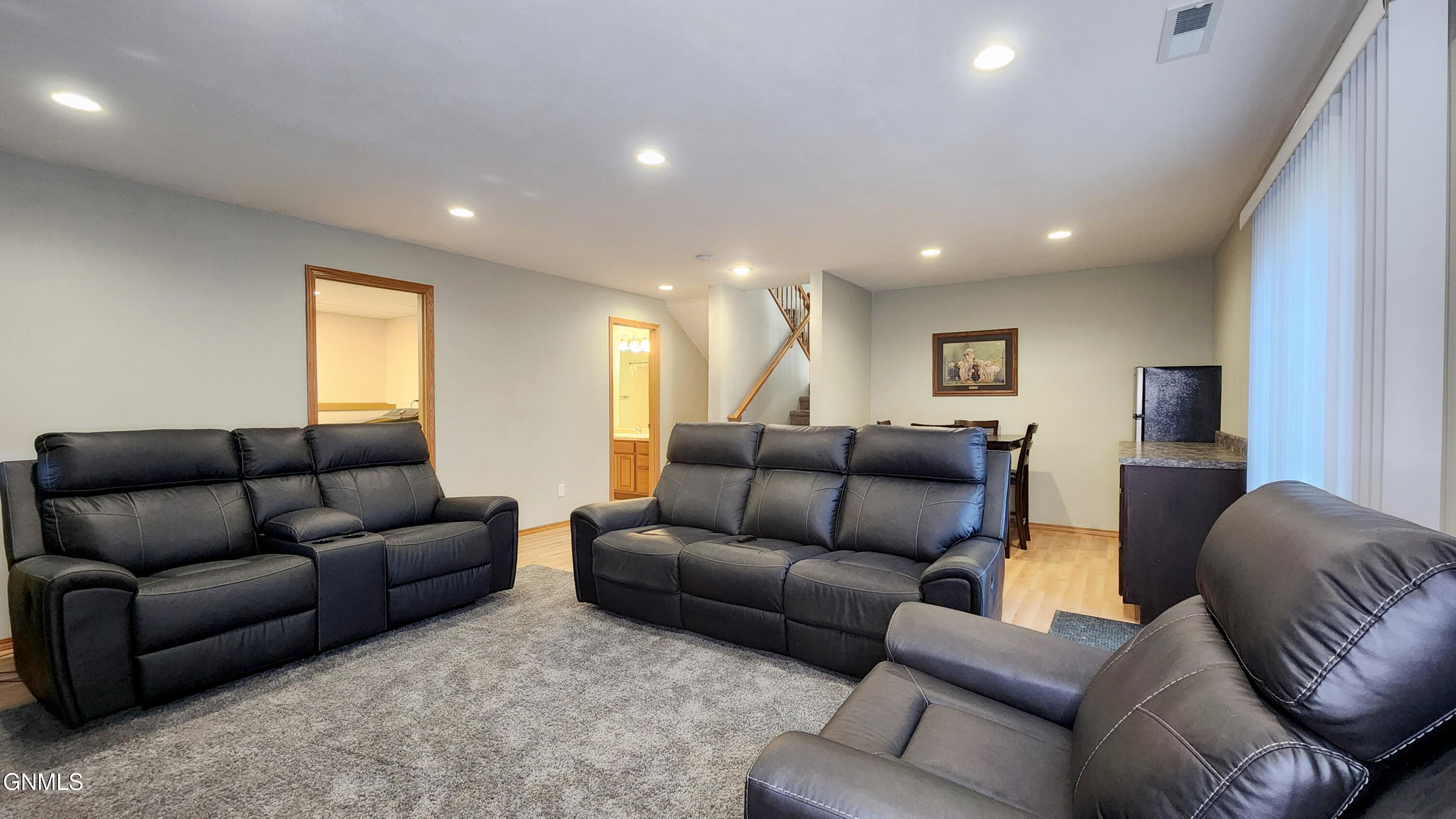 4907 Hitchcock Drive